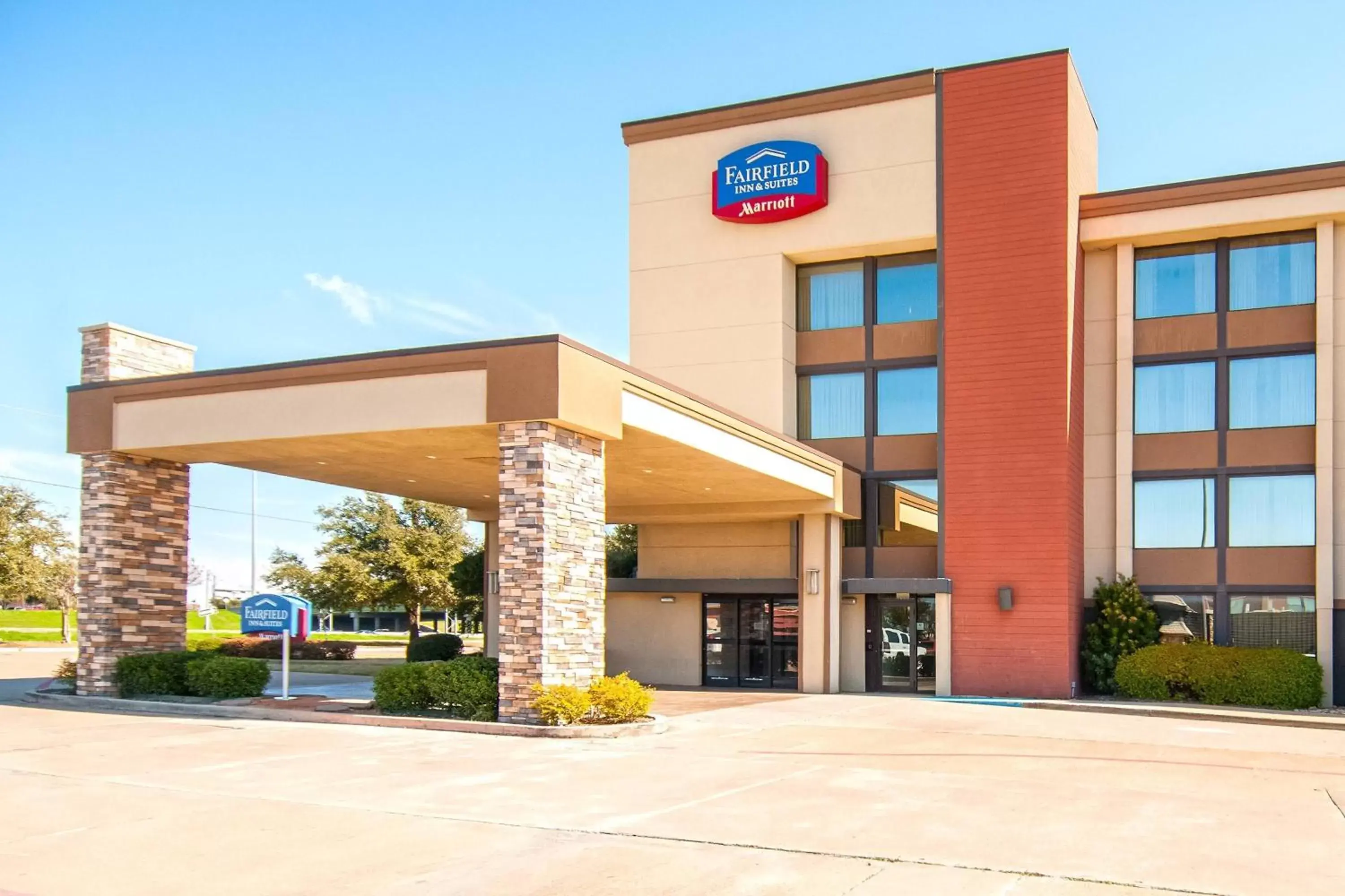 Property Building in Fairfield Inn & Suites by Marriott Dallas DFW Airport South/Irving