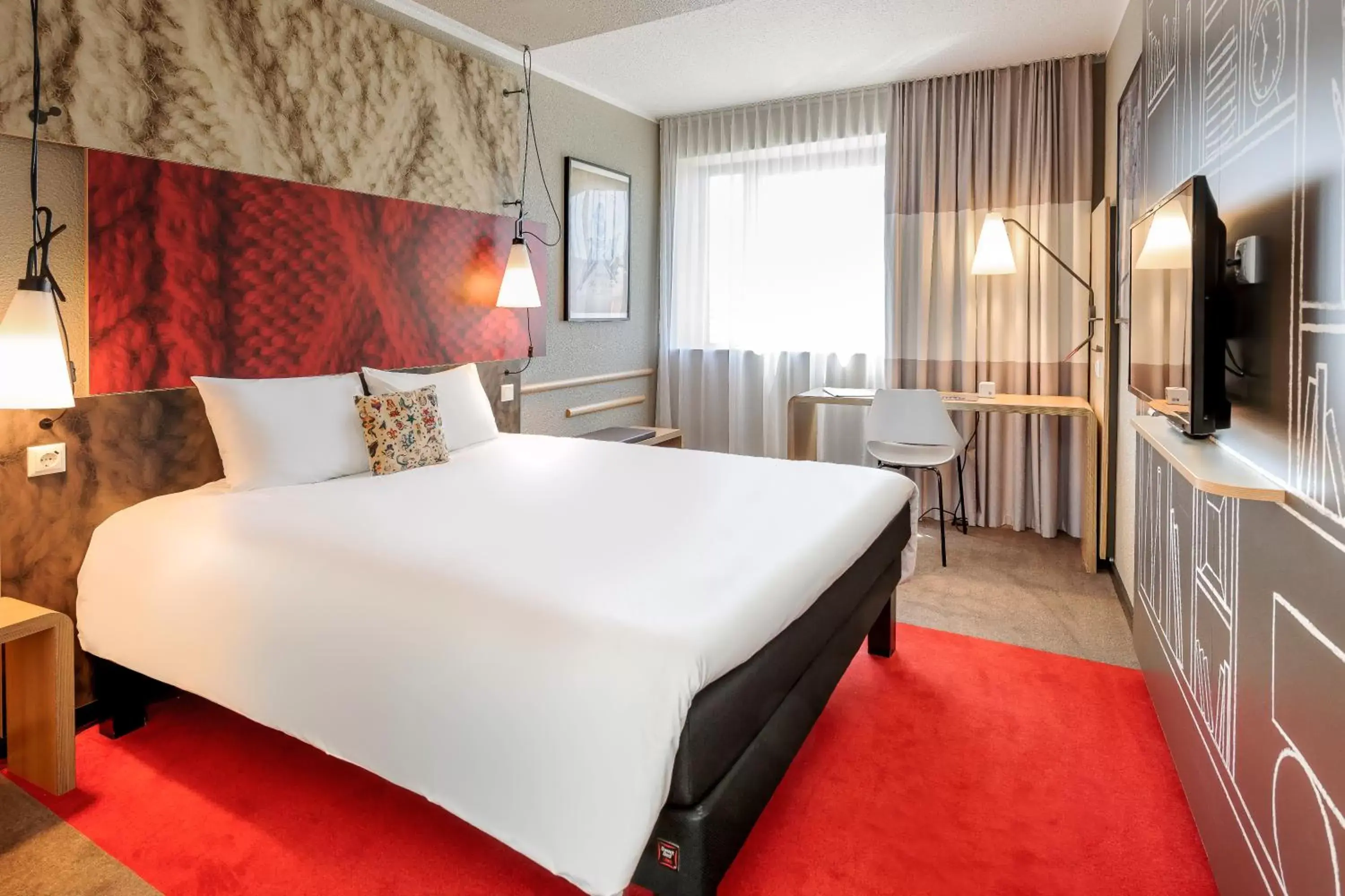 Photo of the whole room, Bed in ibis Hotel Berlin Mitte