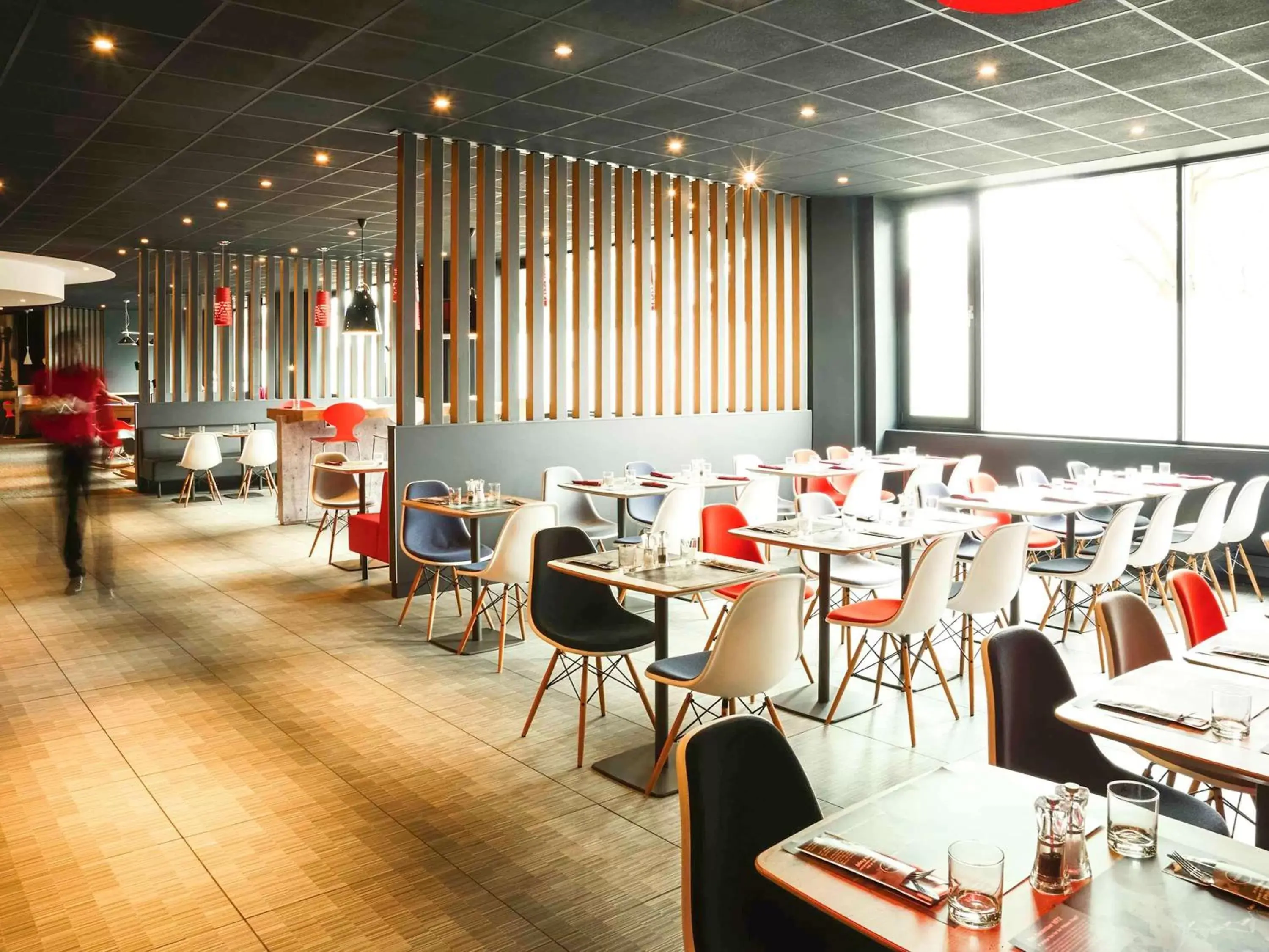 Restaurant/Places to Eat in ibis Portsmouth