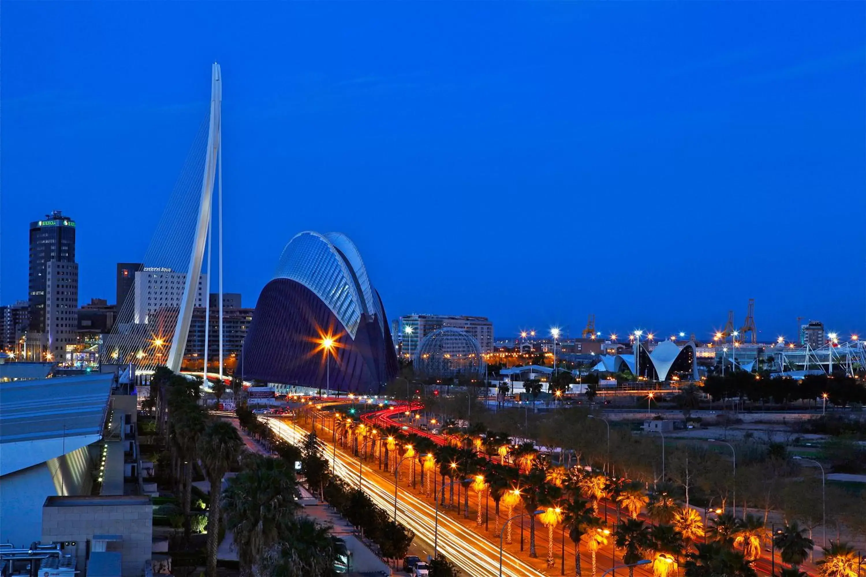 Property building in Holiday Inn Express Ciudad de las Ciencias, an IHG Hotel