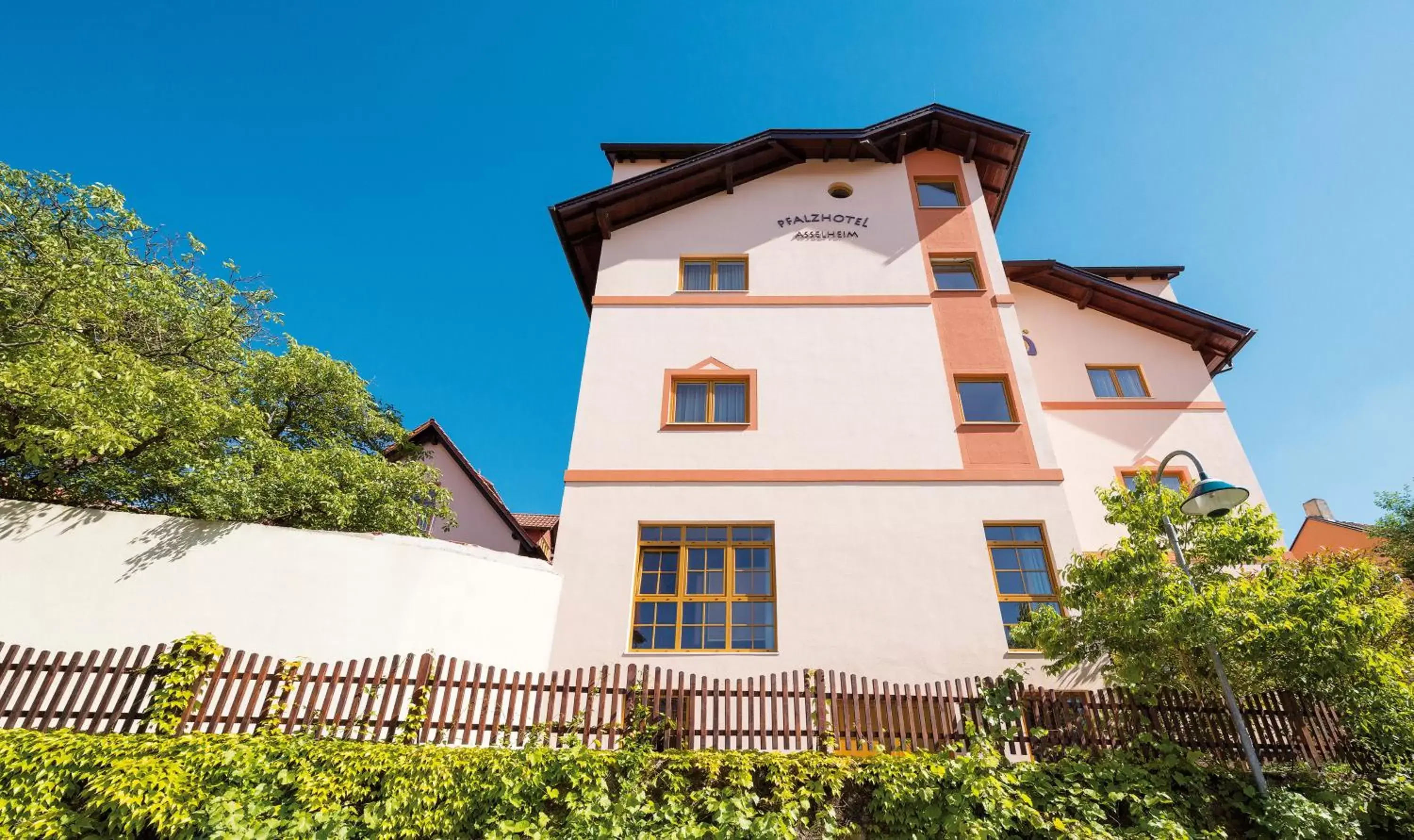 Property building in Pfalzhotel Asselheim Property building in Pfalzhotel Asselheim
