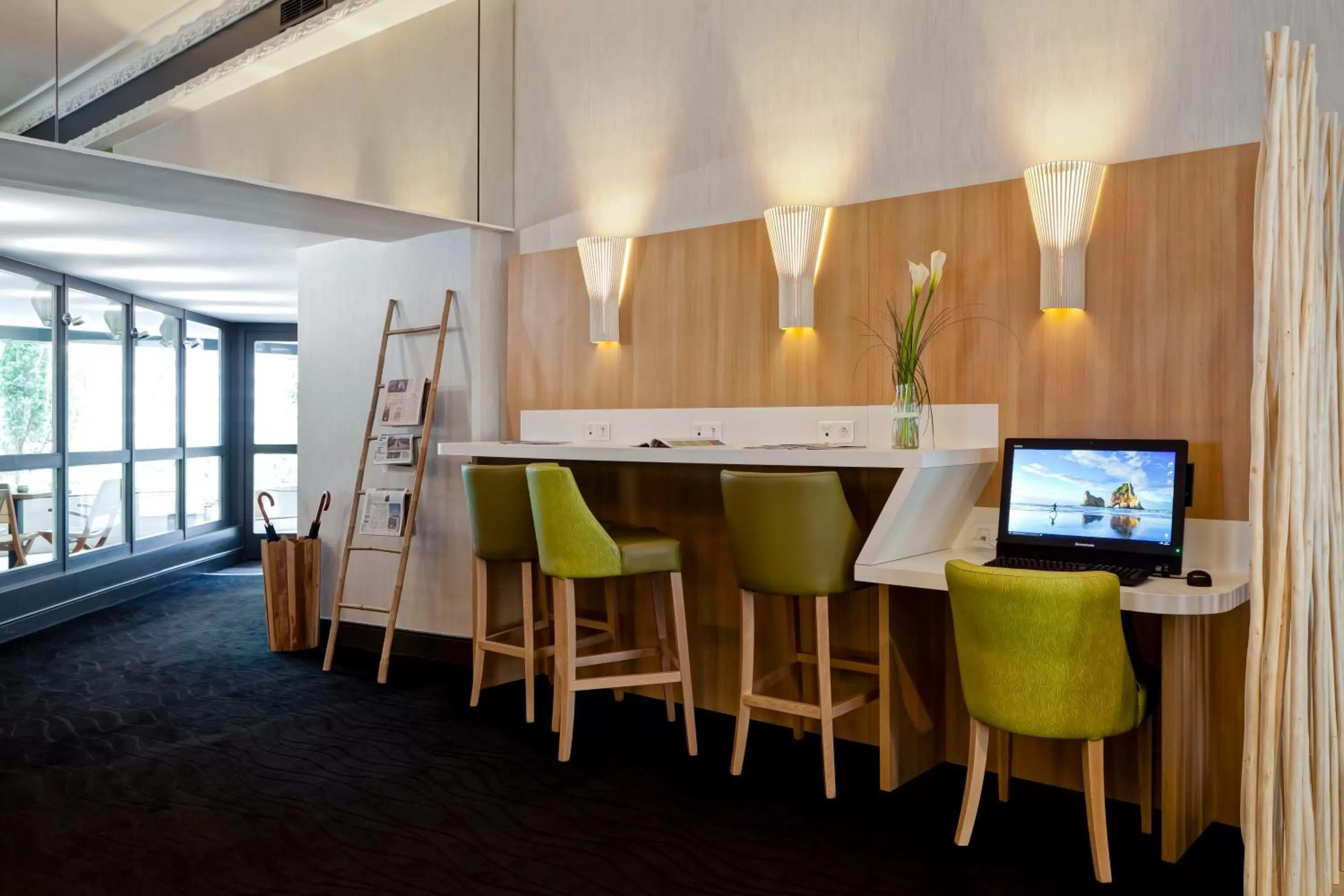 Lobby or reception in Best Western Crequi Lyon Part Dieu