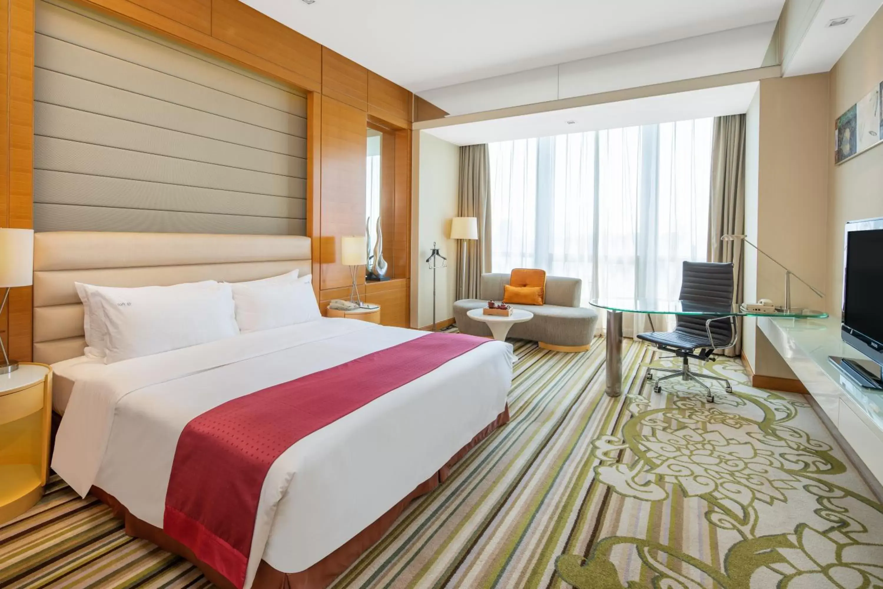 Photo of the whole room, Bed in Holiday Inn Tianjin Riverside, an IHG Hotel