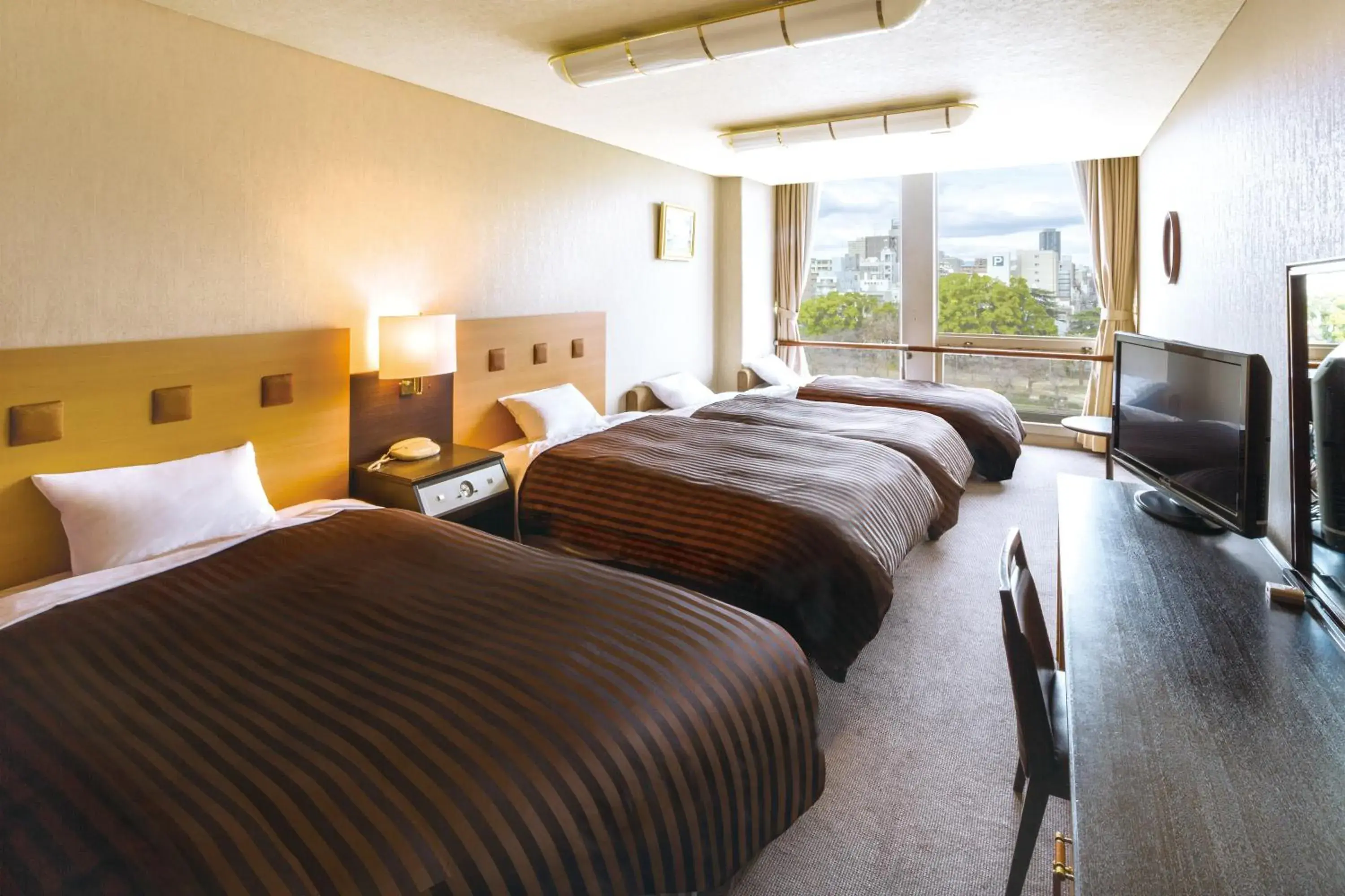 Day, Bed in Hotel Osaka Castle