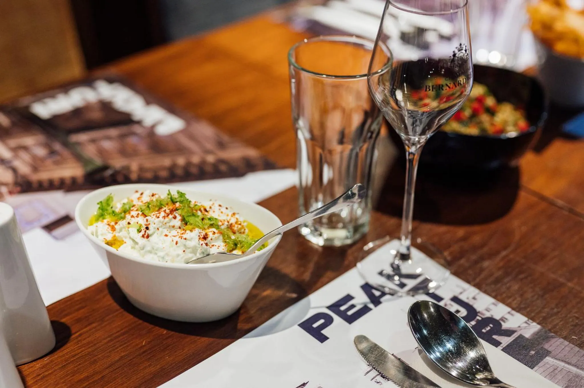 Restaurant/places to eat in Peakture Hotel