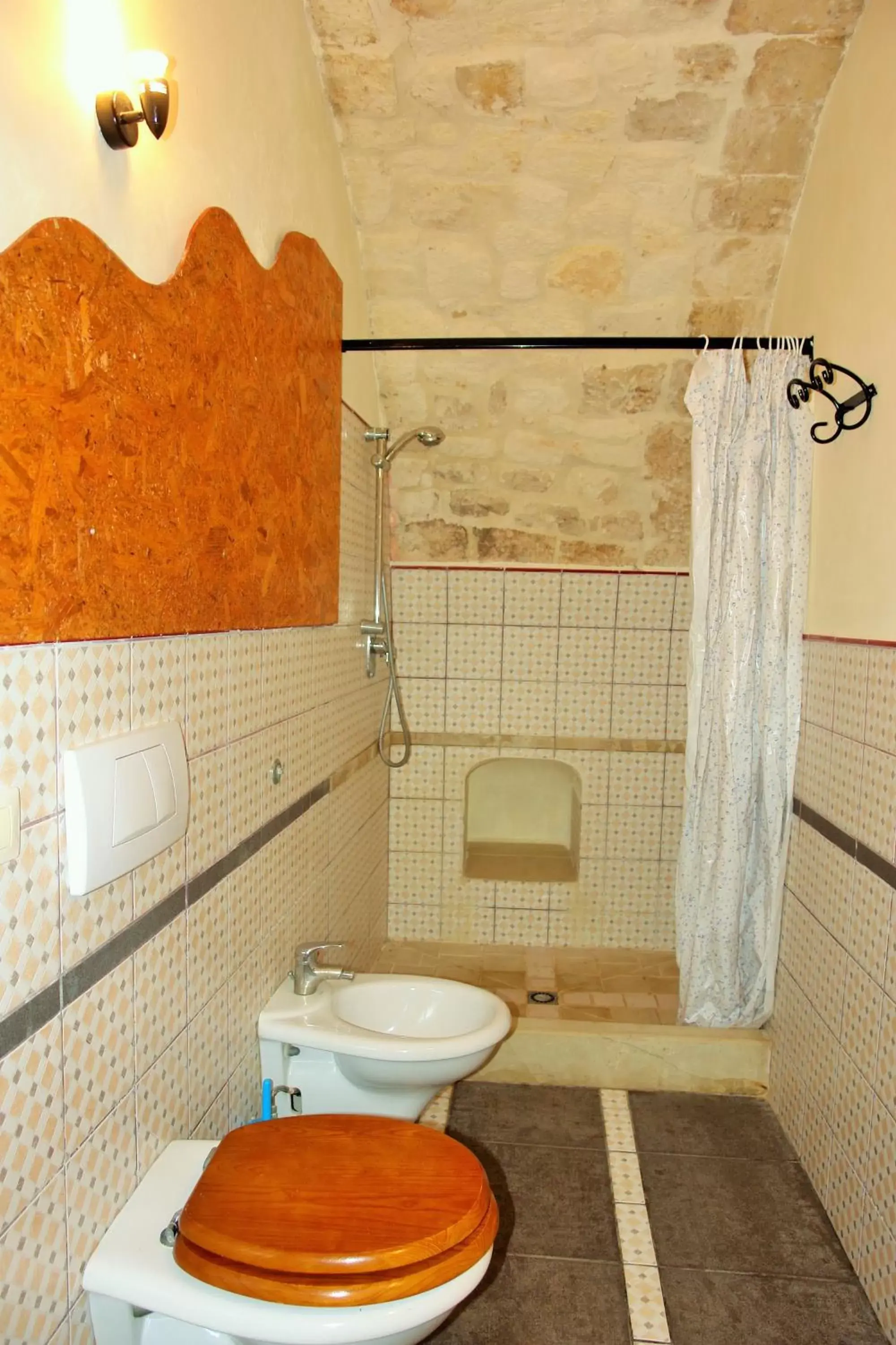 Bathroom in Vinciucci