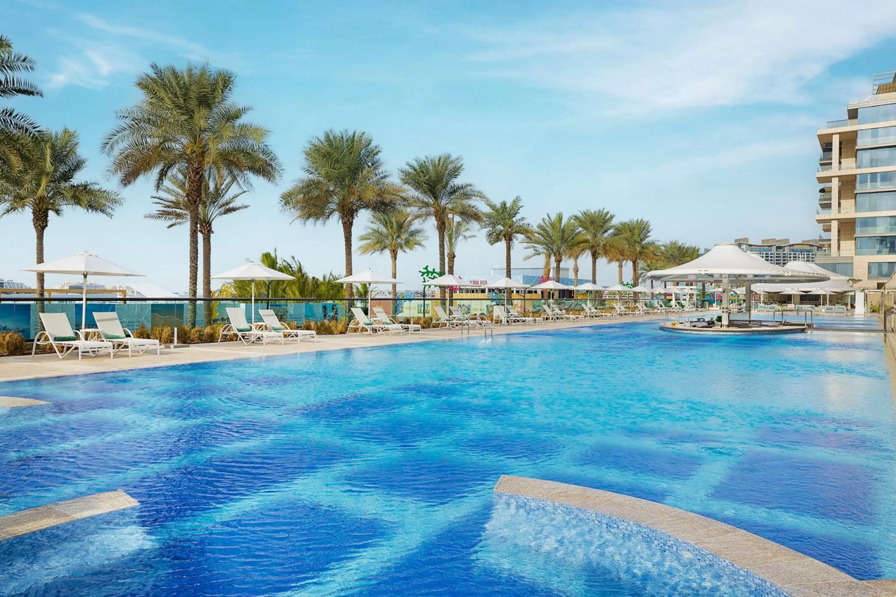Swimming pool in Marriott Resort Palm Jumeirah, Dubai