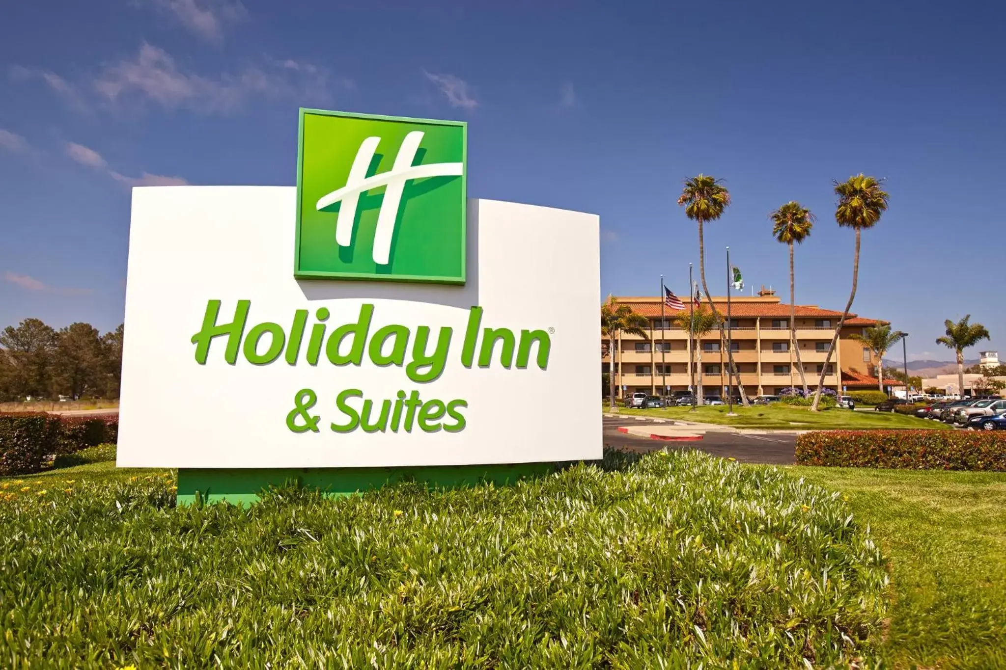 Property Building in Holiday Inn & Suites Santa Maria, an IHG Hotel