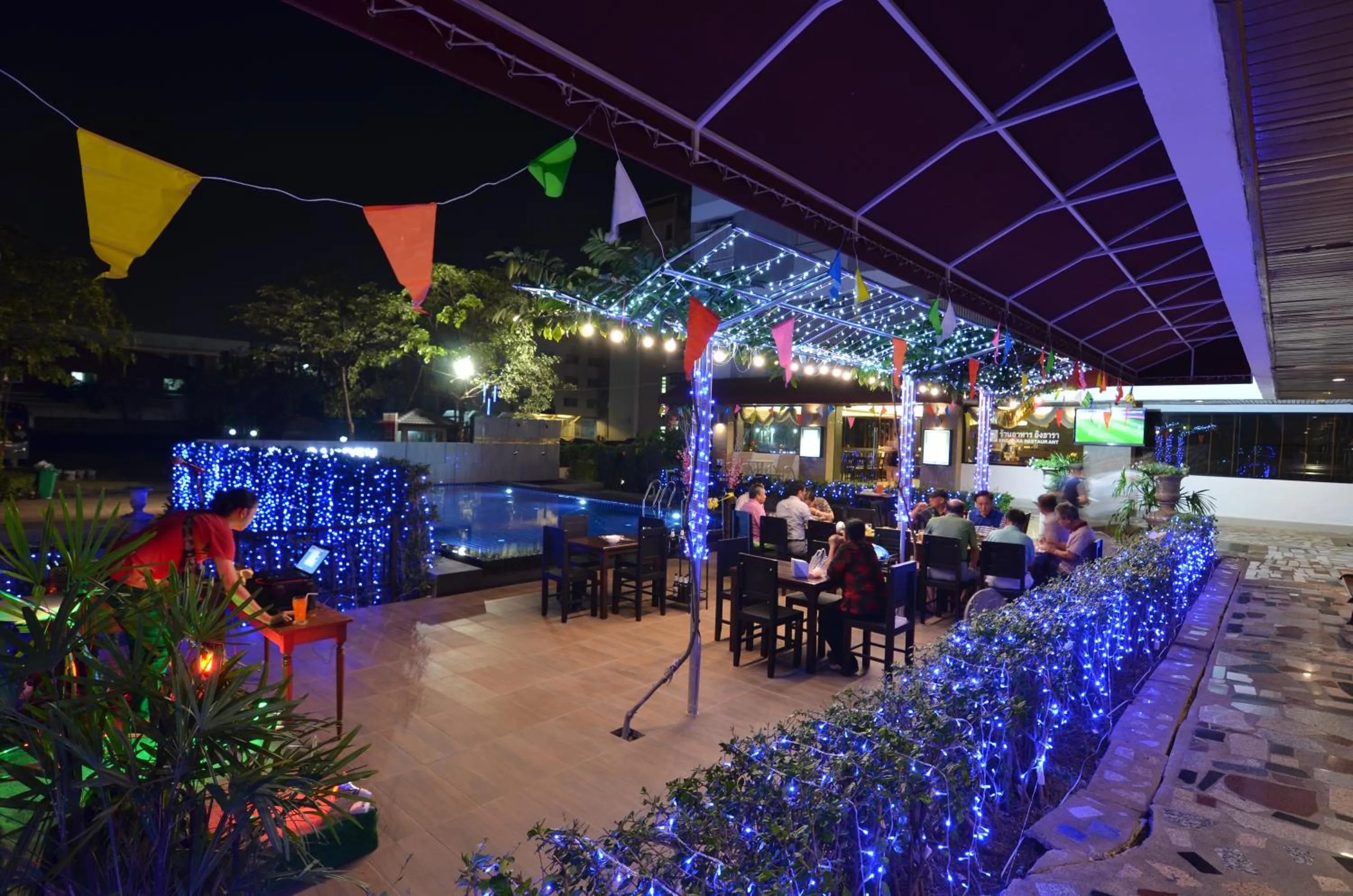 Restaurant/places to eat in Grand Tara Garden Thai Hotel