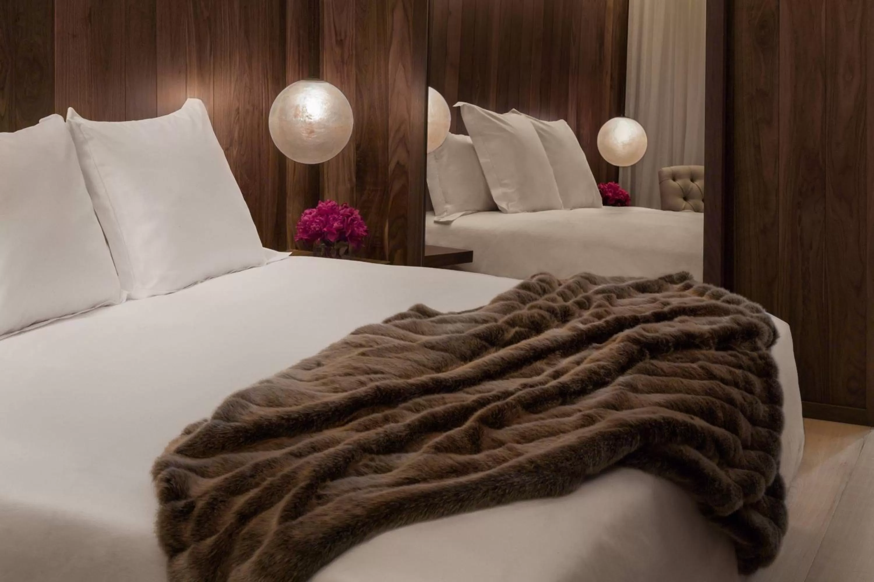 Bedroom, Bed in The London EDITION