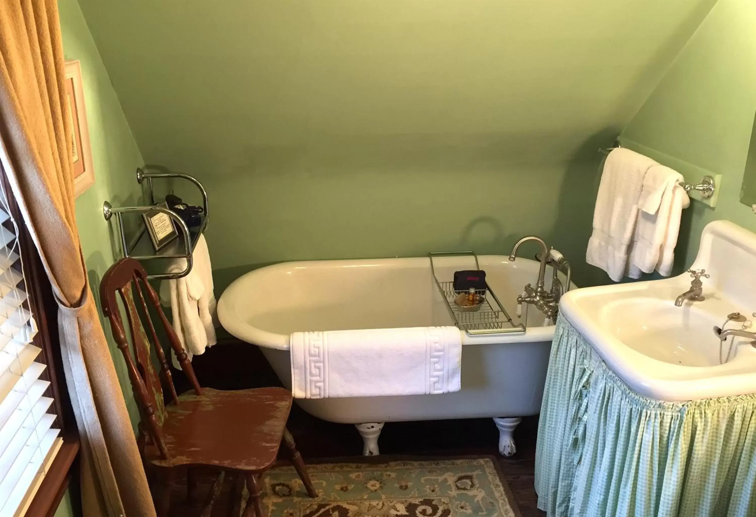 Bathroom in The Lancaster Bed and Breakfast