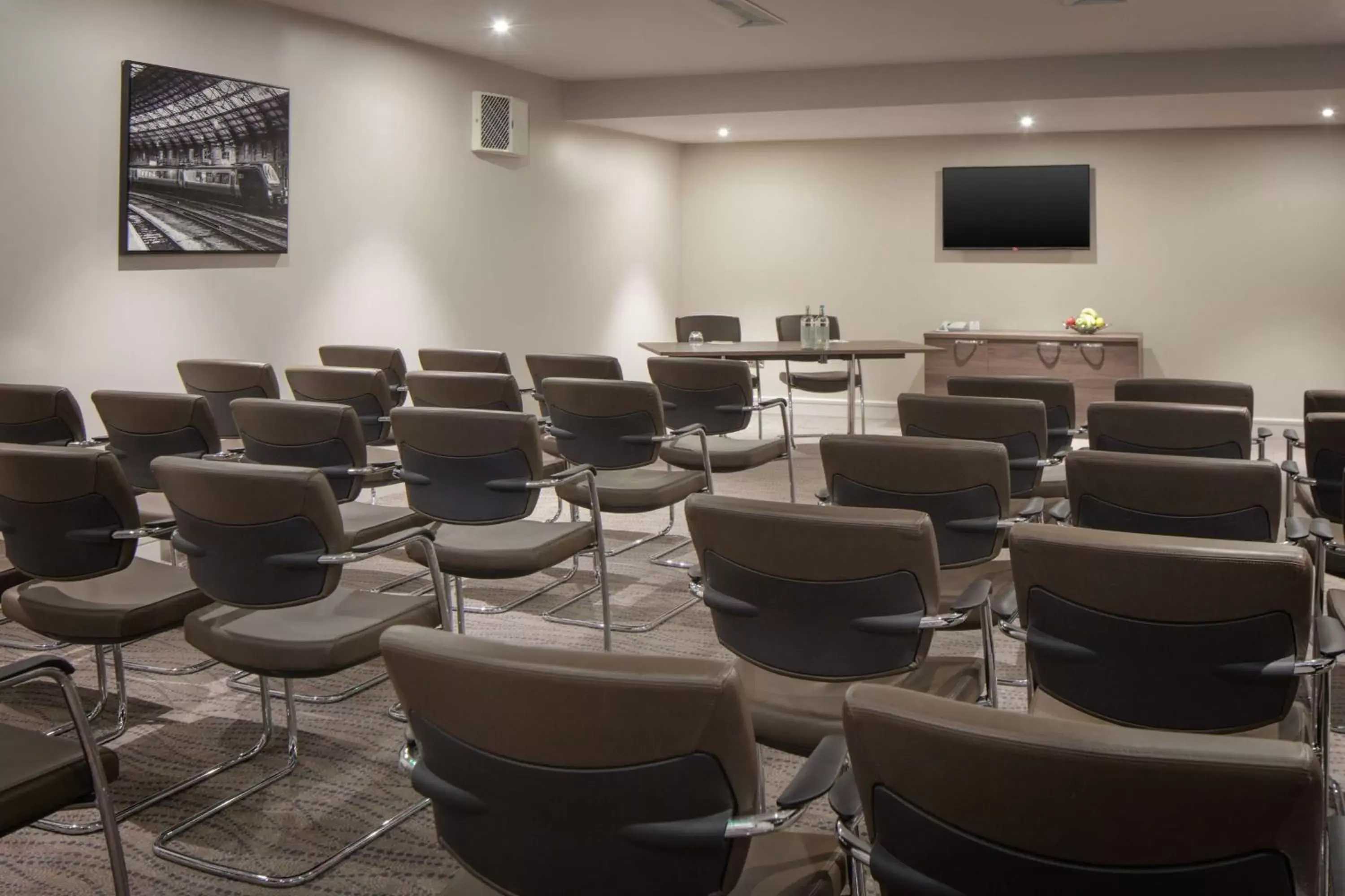 Meeting/conference room in DoubleTree by Hilton Bristol City Centre