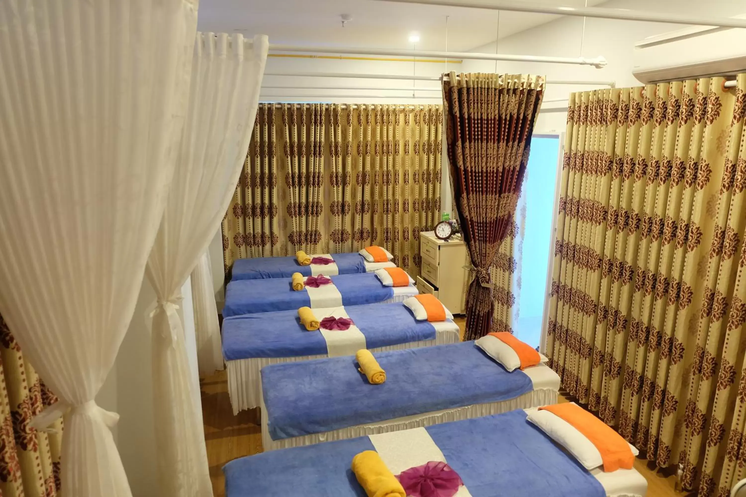 Massage, Room Photo in An Vista Hotel