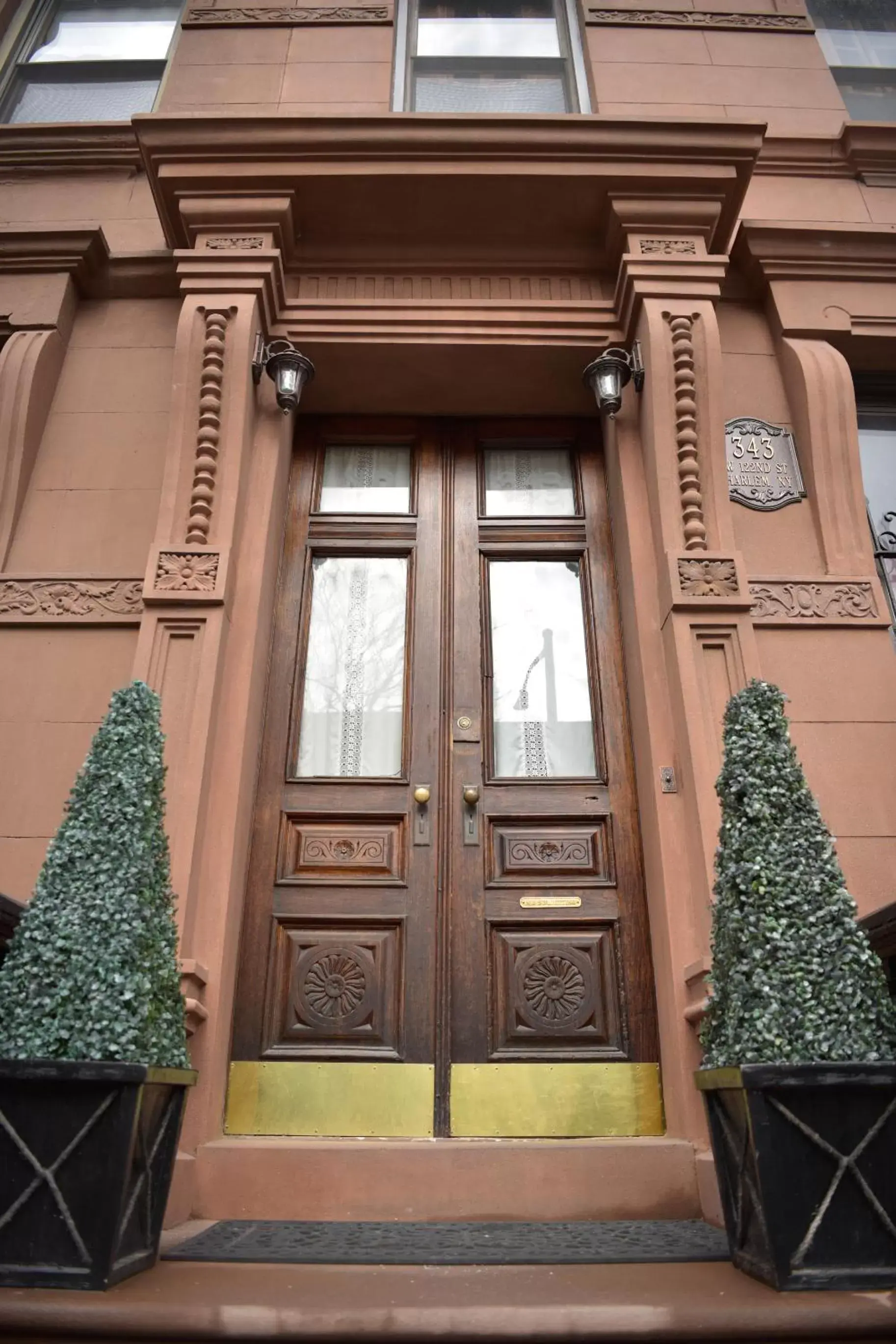 Facade/Entrance in Harlem Grand