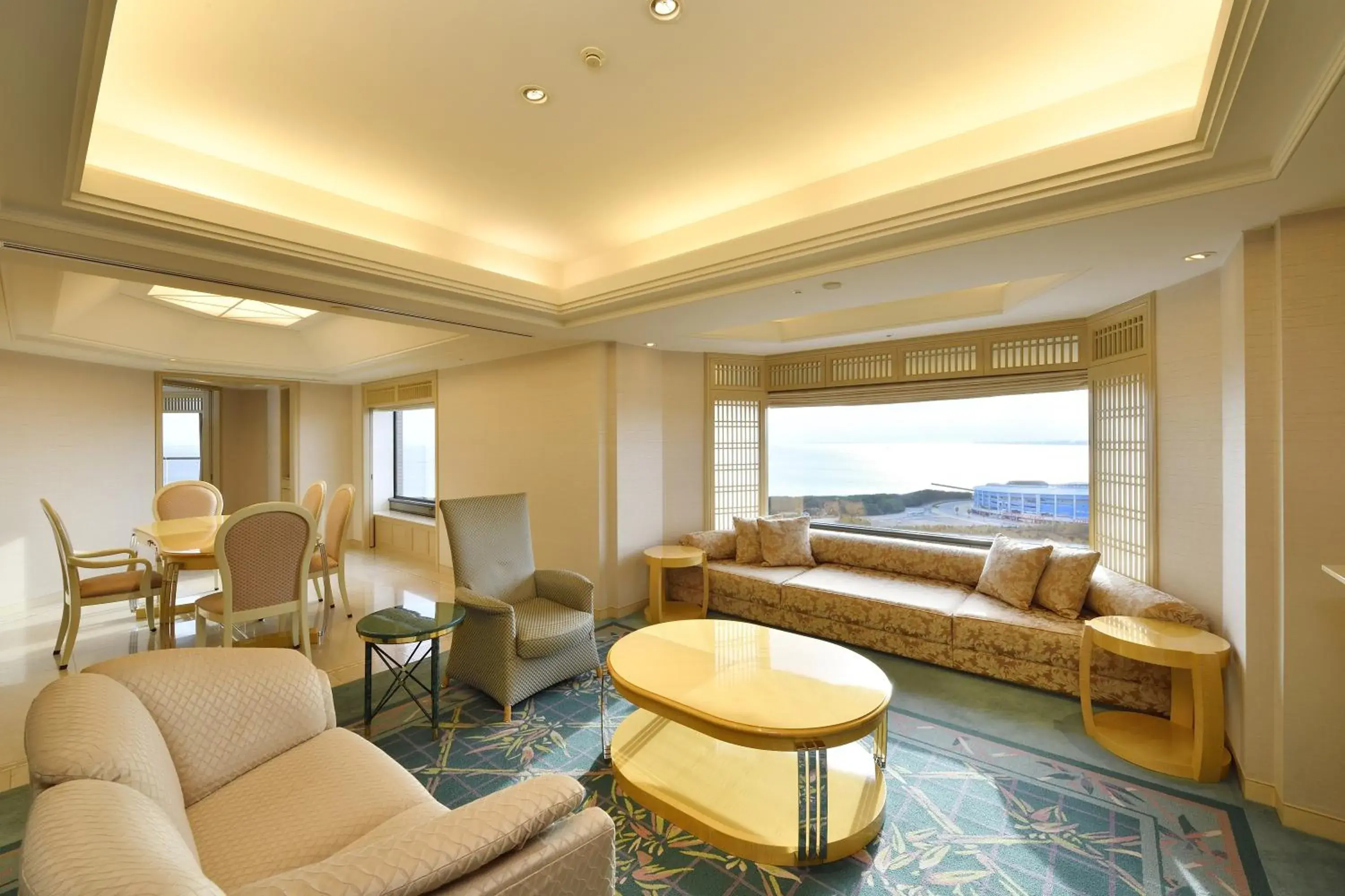 Photo of the whole room, Seating Area in Hotel New Otani Makuhari