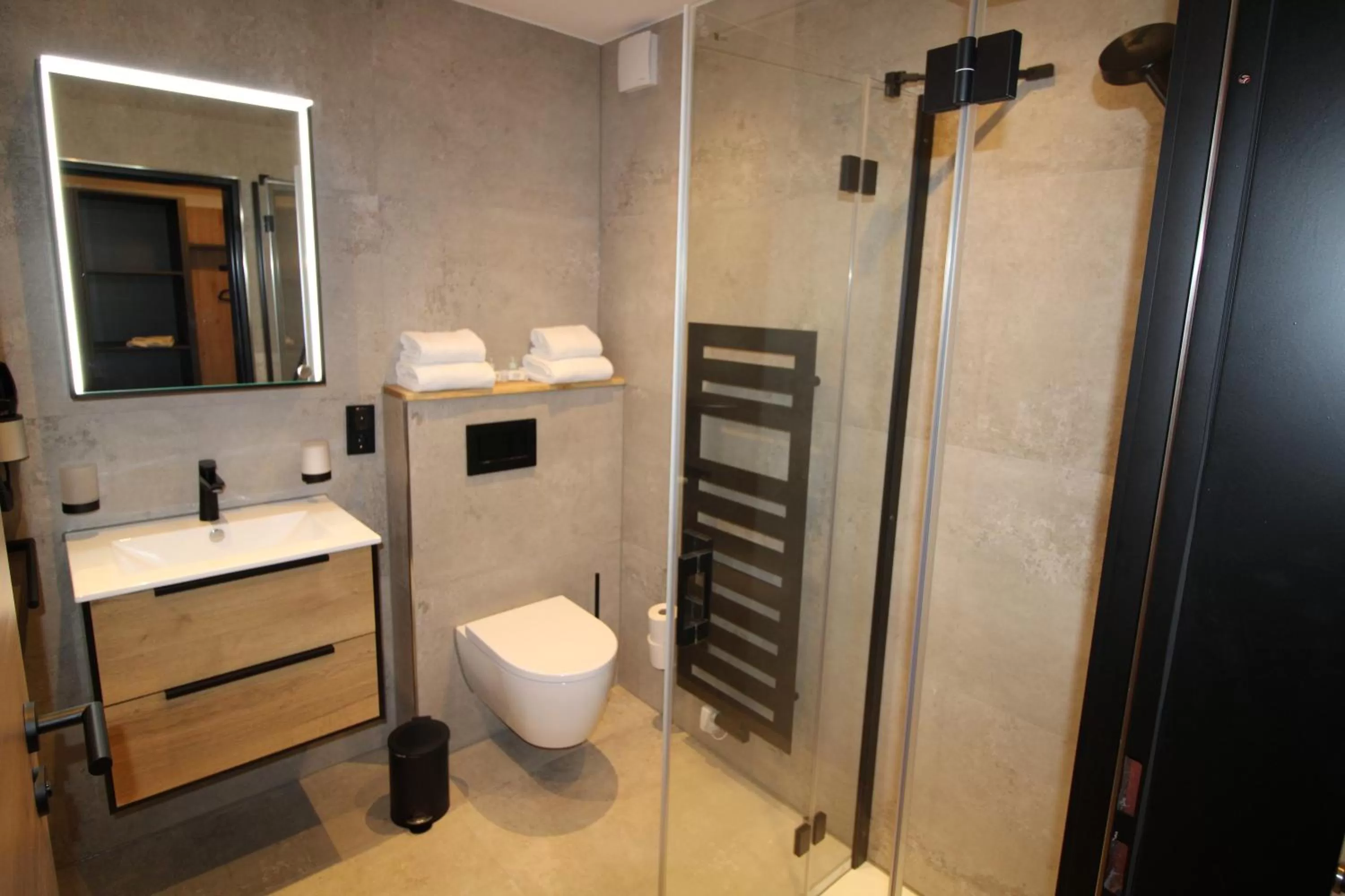 Shower in DER Hirsch Hotel