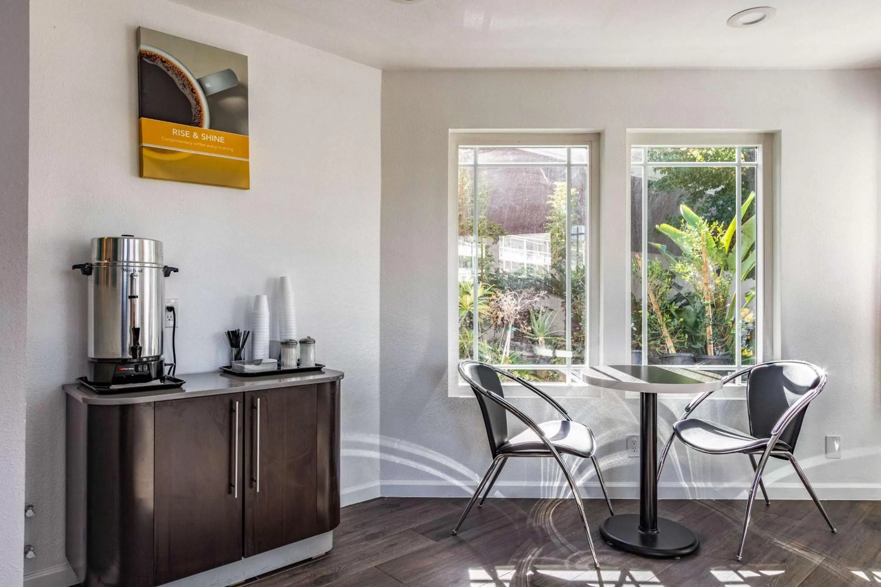 Lobby or reception in Motel 6-Fountain Valley, CA - Huntington Beach Area