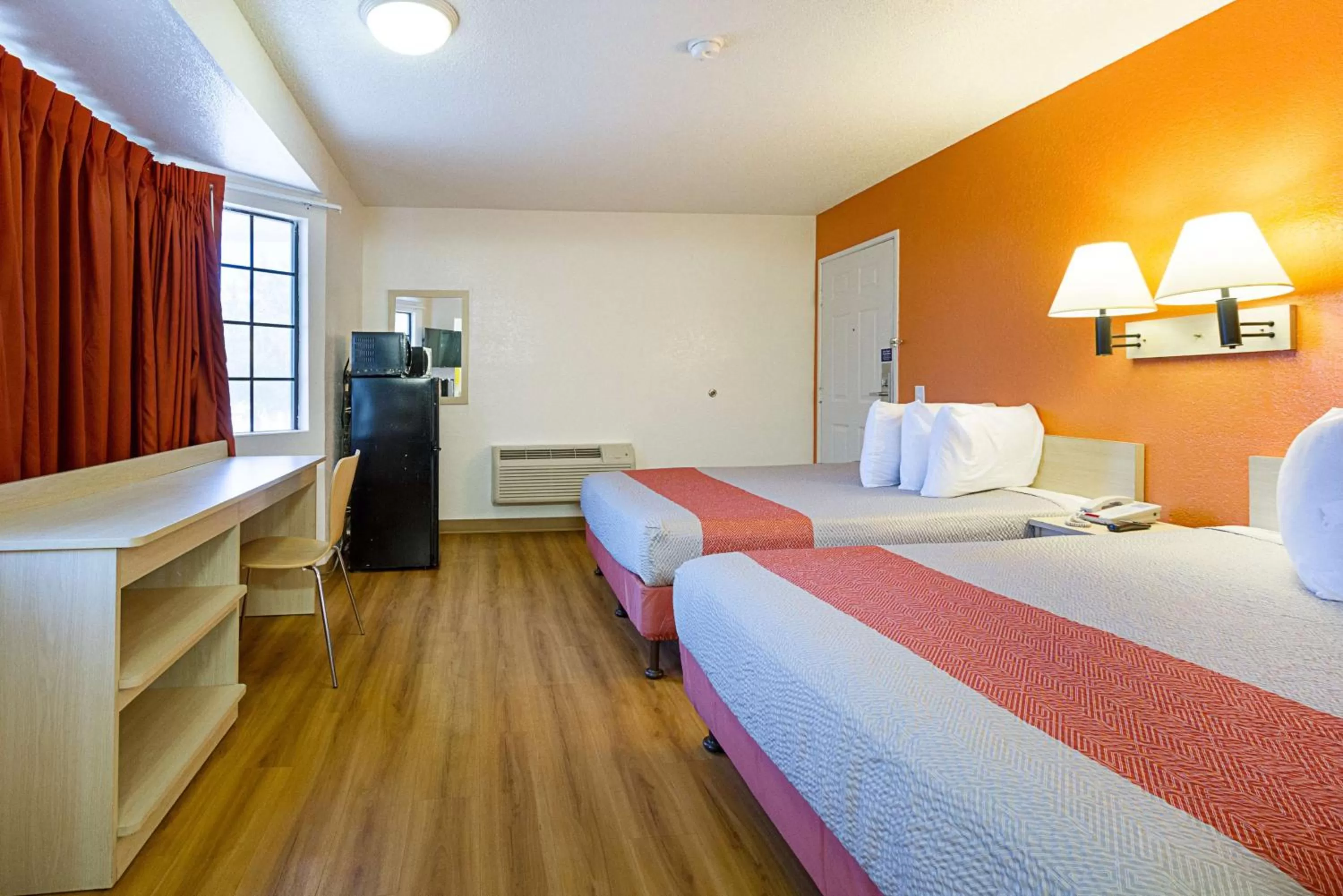 TV and multimedia, Bed in Motel 6-Mesa, AZ - South