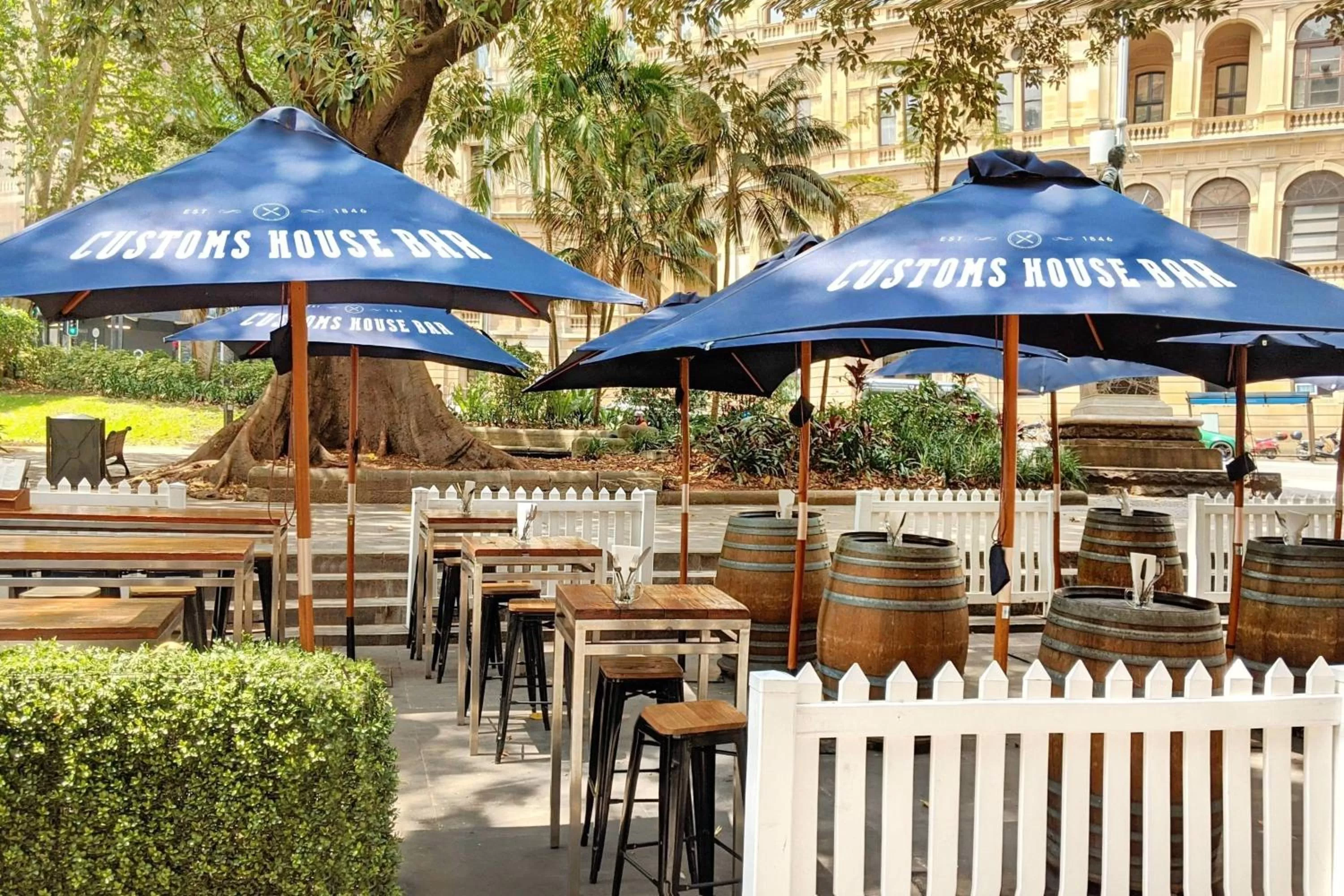 Lounge or bar in Sydney Harbour Marriott Hotel at Circular Quay