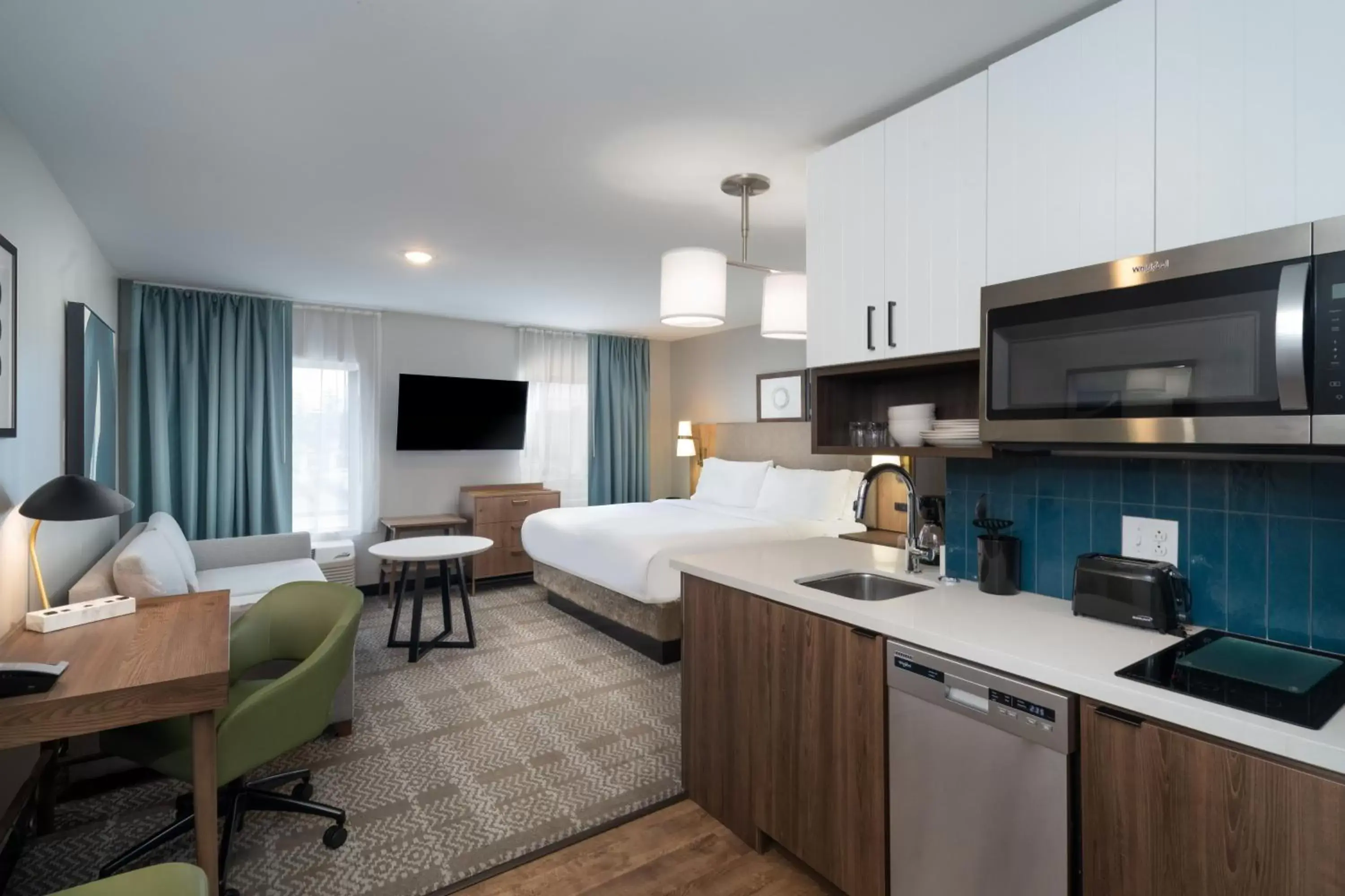 Photo of the whole room, Kitchen/Kitchenette in Staybridge Suites - Louisville - Expo Center, an IHG Hotel