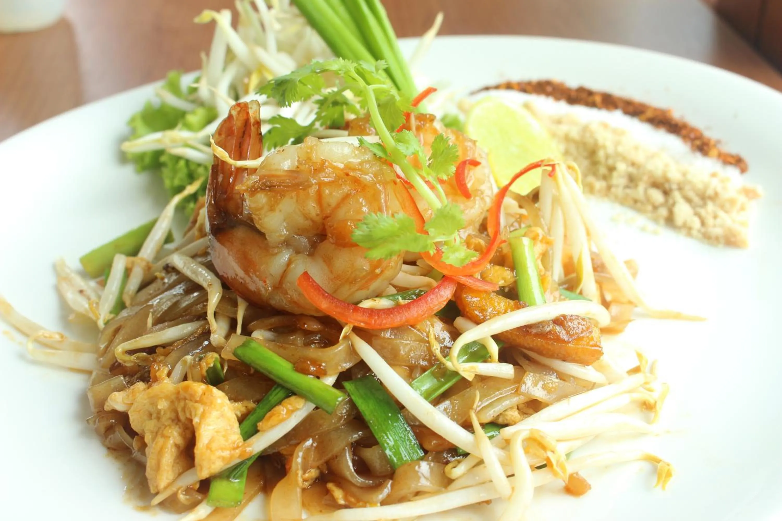 Restaurant/places to eat in Suvarnabhumi Suite Hotel