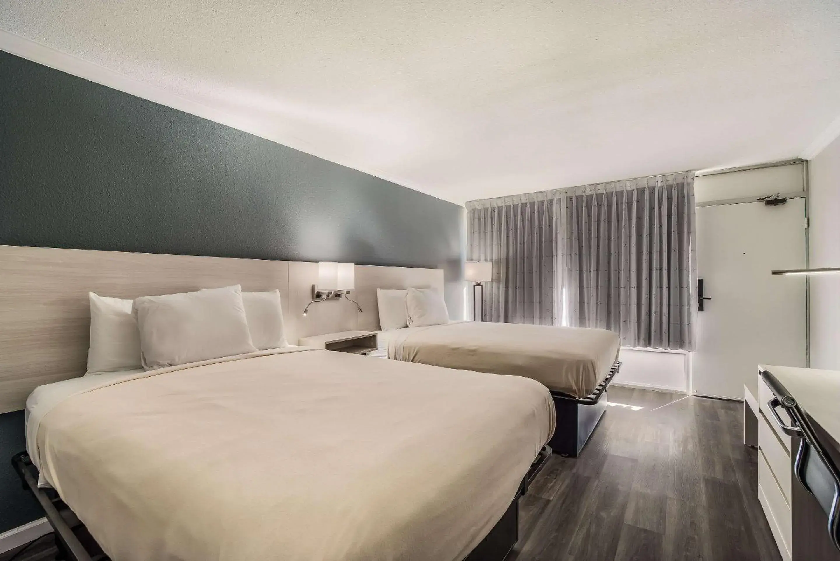 Photo of the whole room, Bed in MainStay Suites Florence - Darlington Photo of the whole room, Bed in MainStay Suites Florence - Darlington