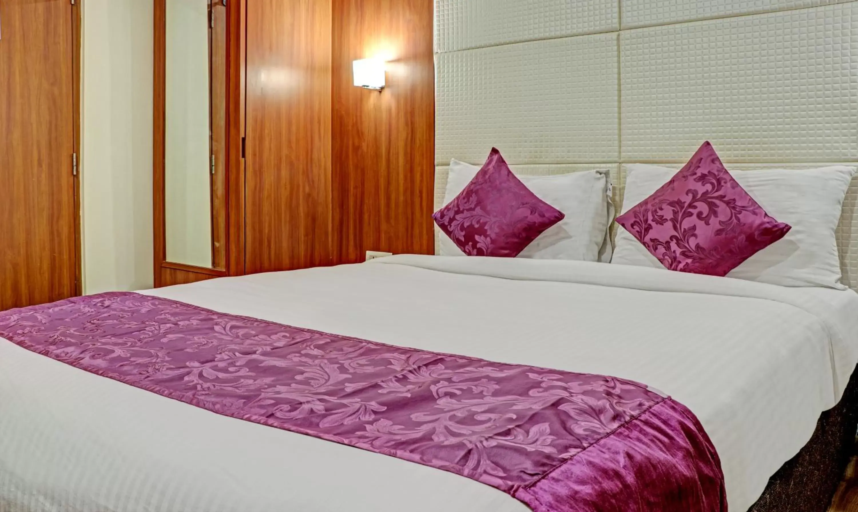 Bed in The Onyx Hotel Bed in The Onyx Hotel