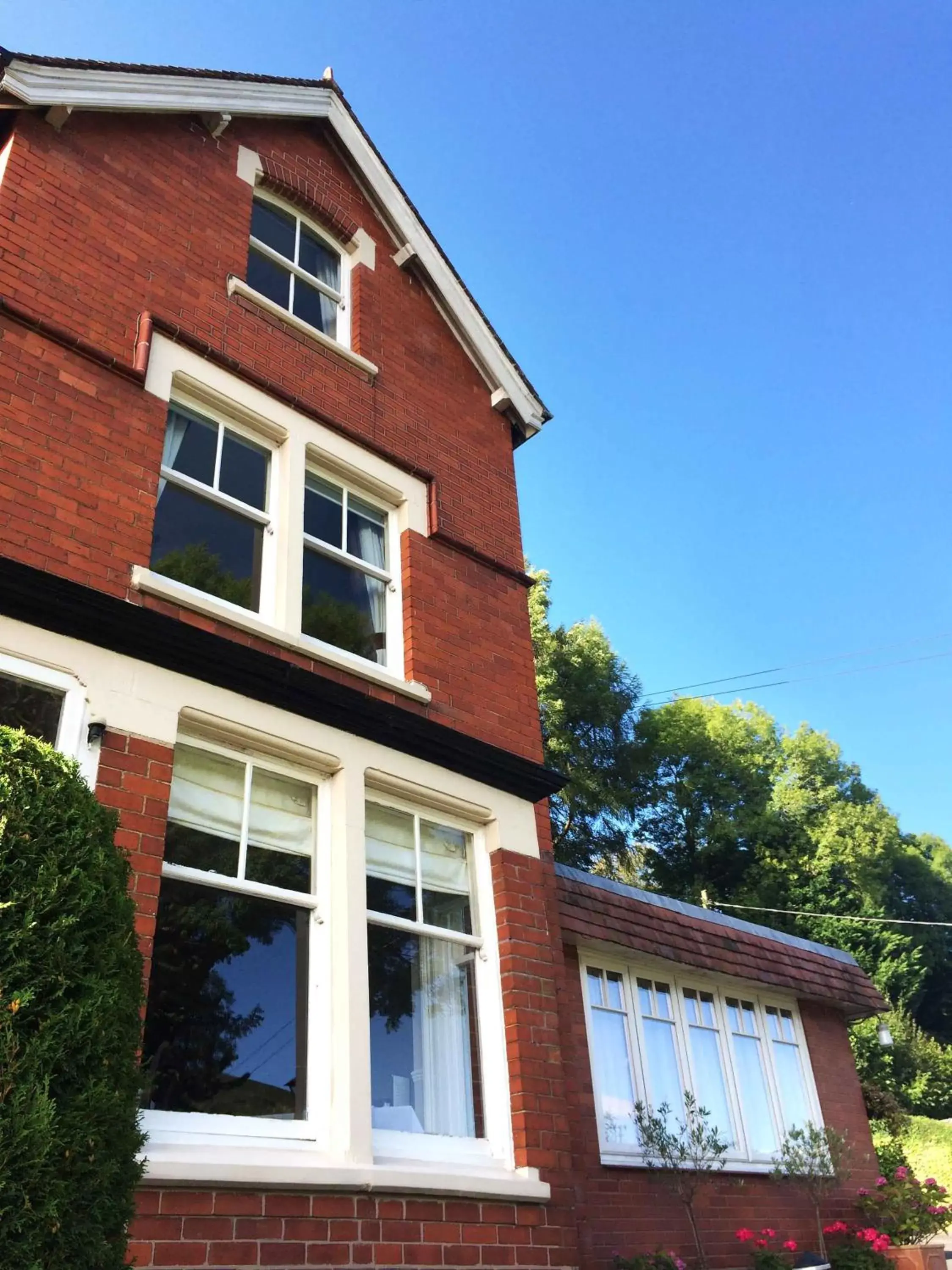 Facade/entrance, Property Building in Mynd House