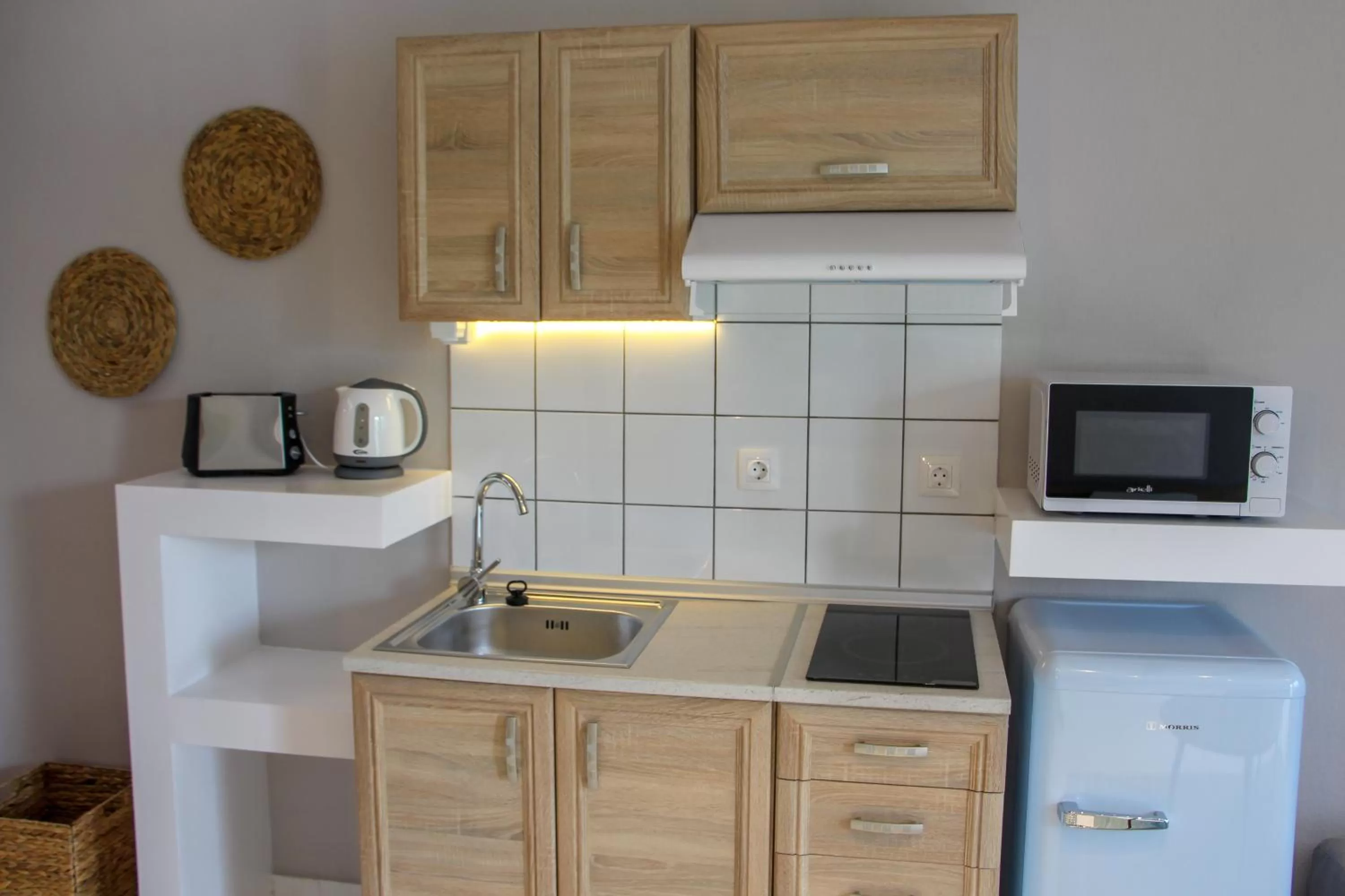 Lamprini's Deluxe Studios