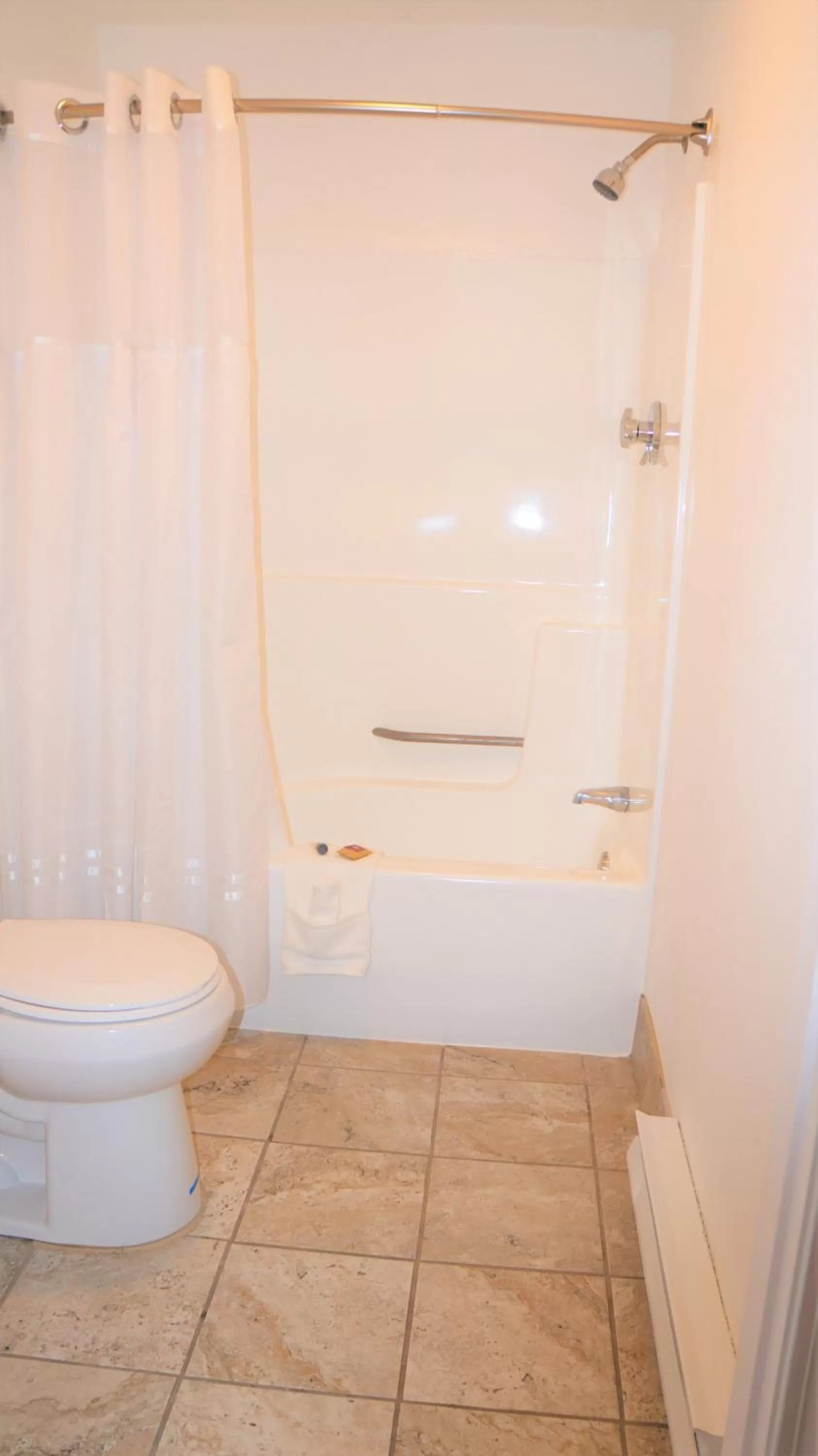 Bathroom in Classic Motor Lodge Providence - West Greenwich