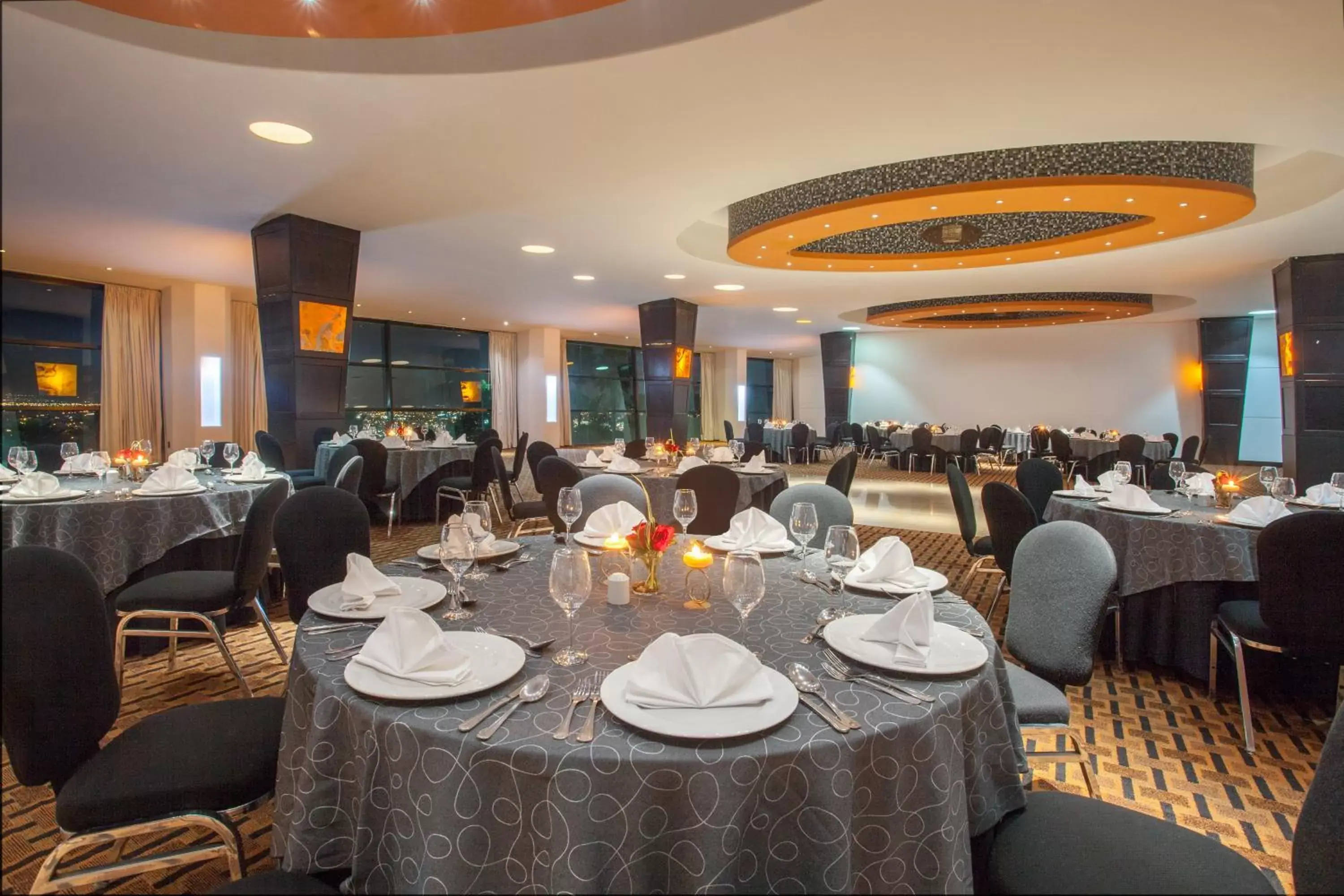 Meeting/conference room, Restaurant/Places to Eat in Hotel Diamante Queretaro