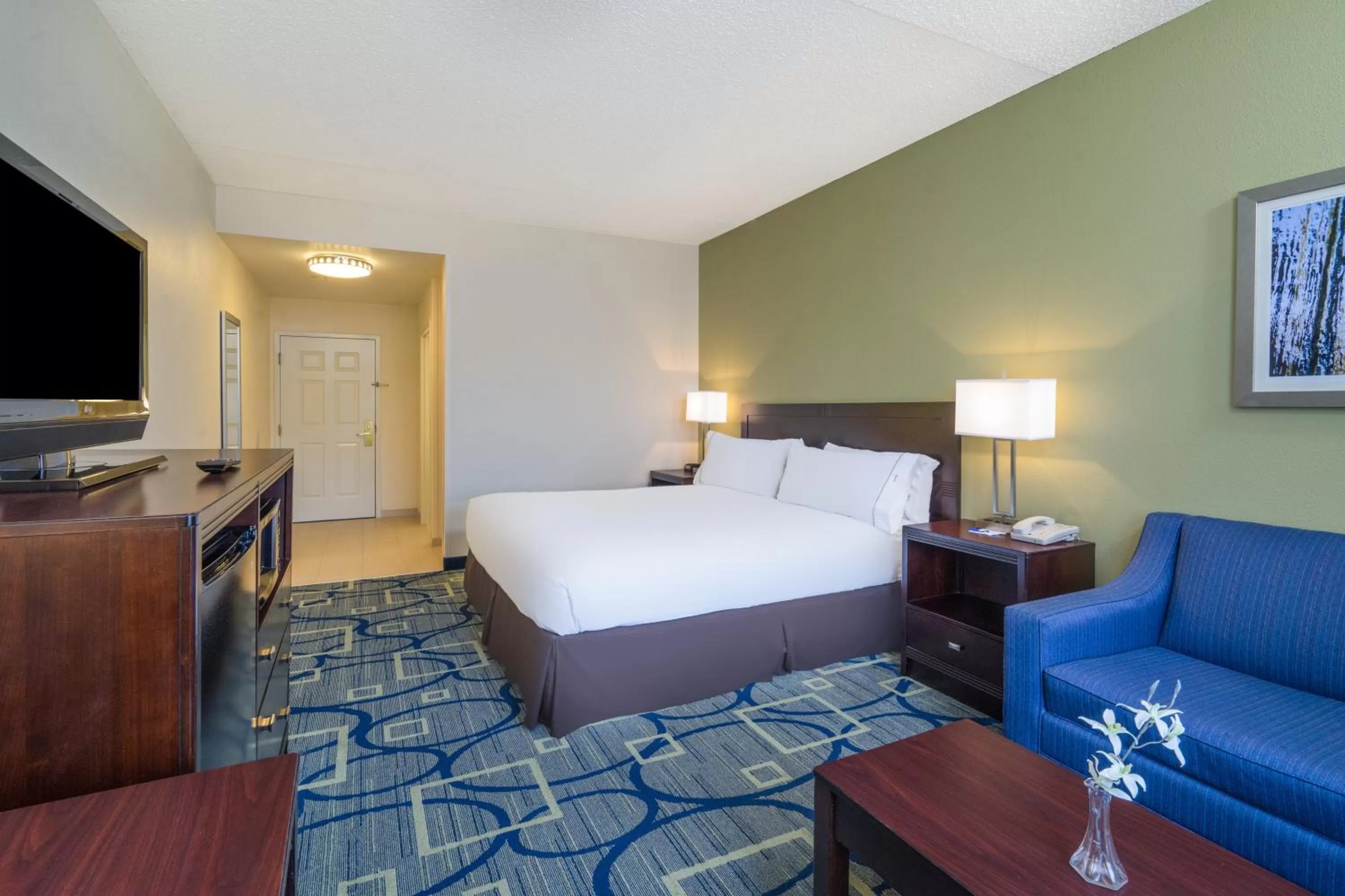 Bedroom, Bed in Holiday Inn Express Hotel & Suites Easton by IHG