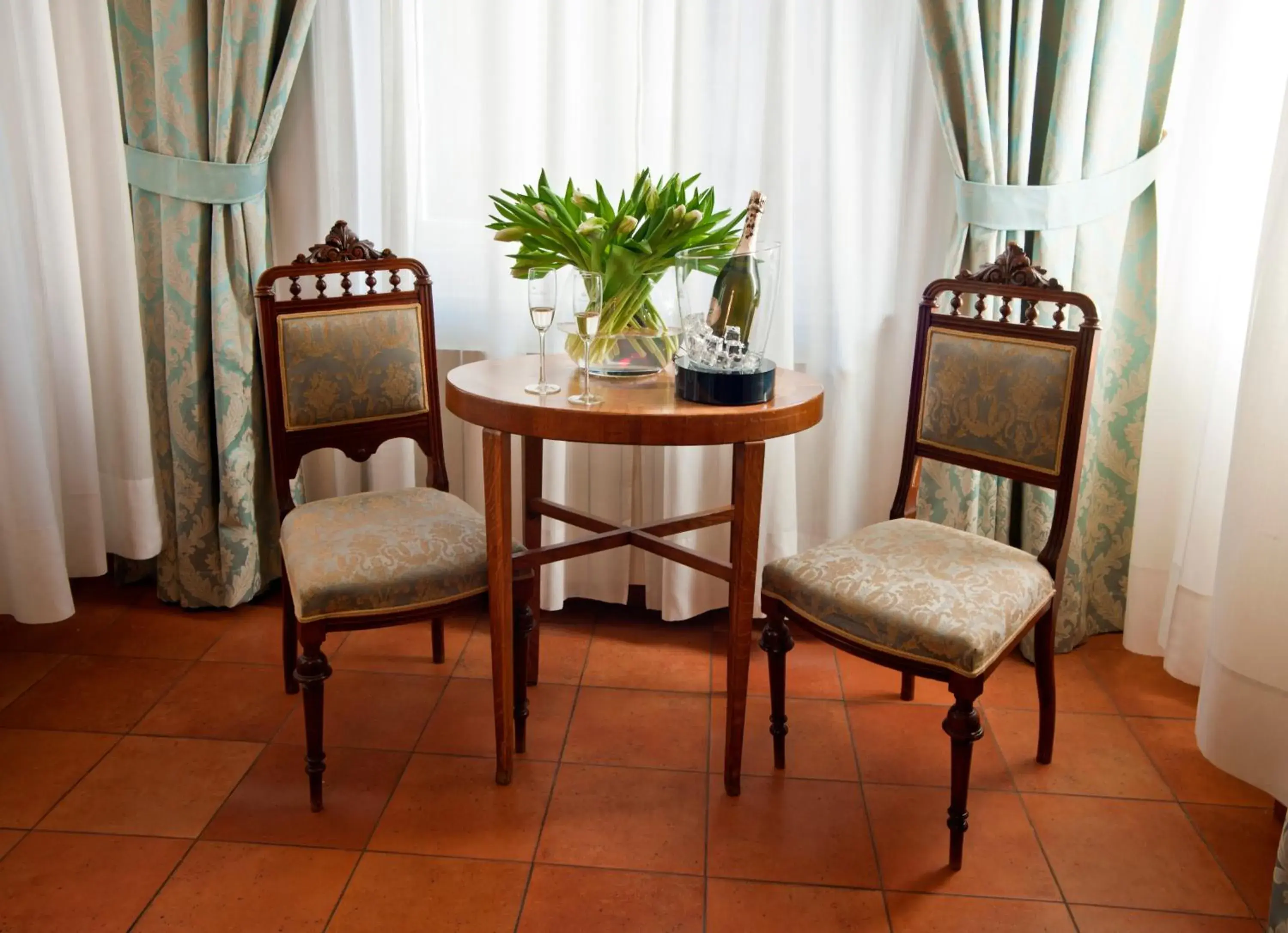 Bedroom, Seating Area in Hotel Caesar Prague