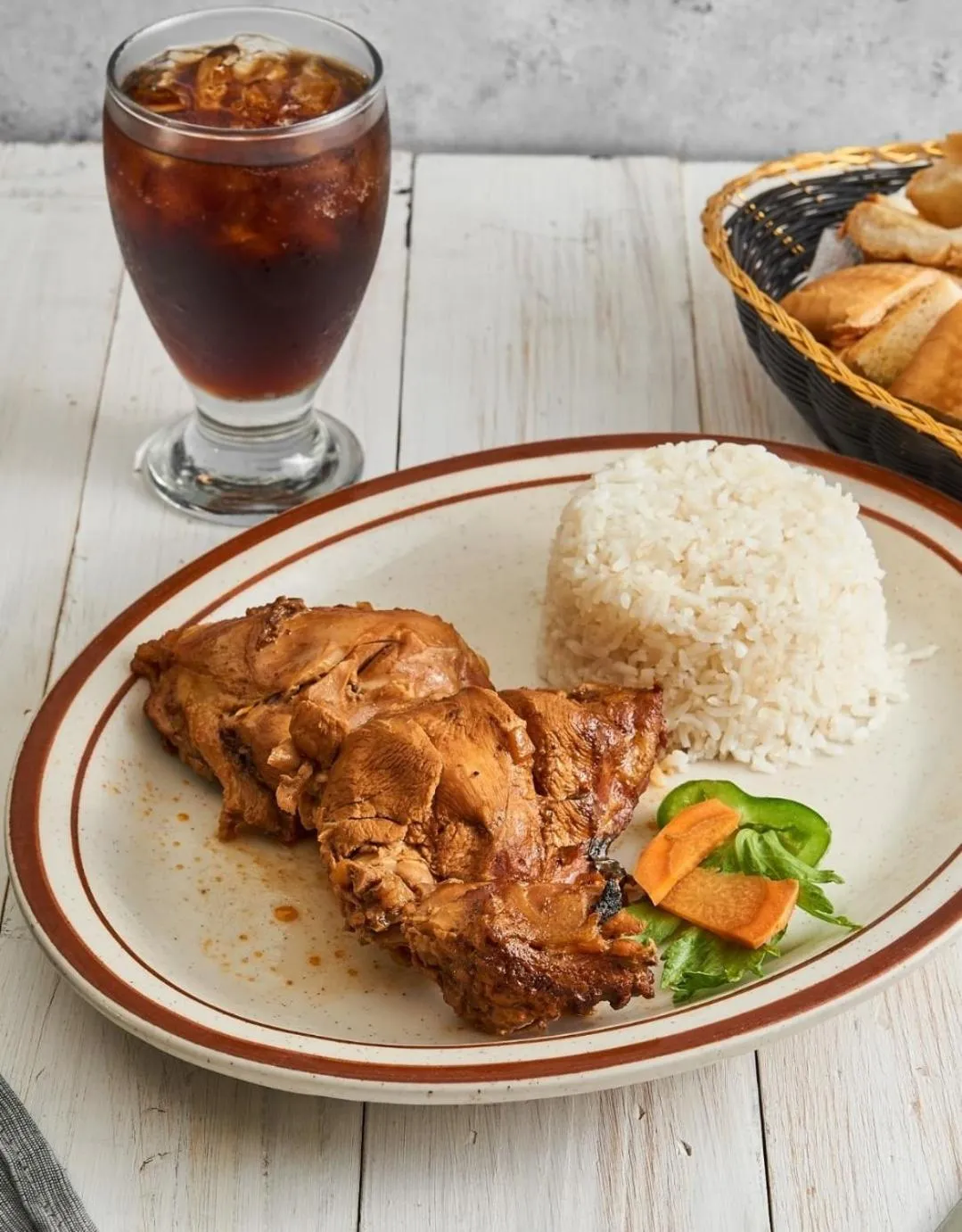 Restaurant/places to eat in Hotel Marbella