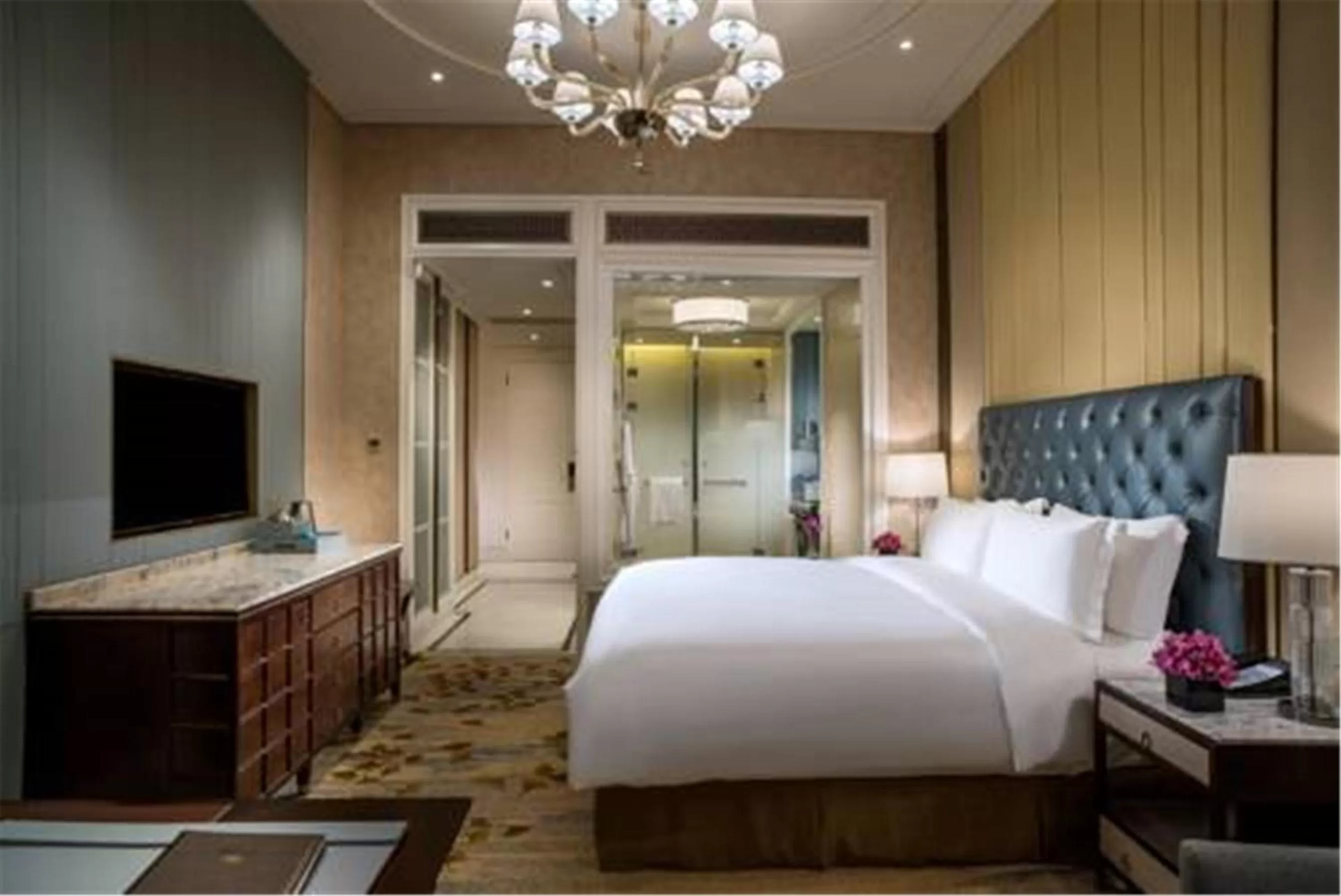 Bed in Sofitel Shanghai Hongqiao