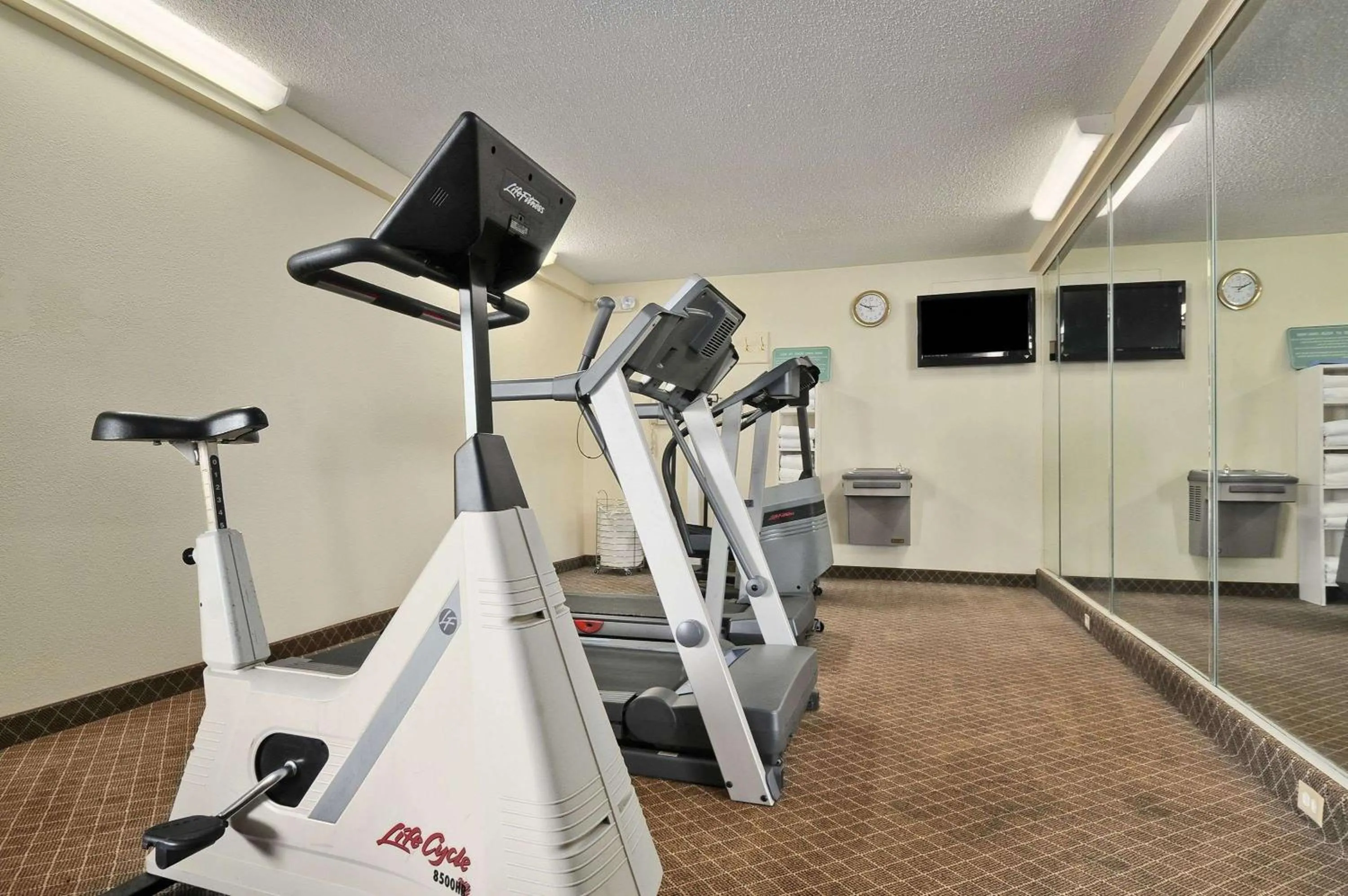 Fitness centre/facilities in Days Inn by Wyndham Forrest City
