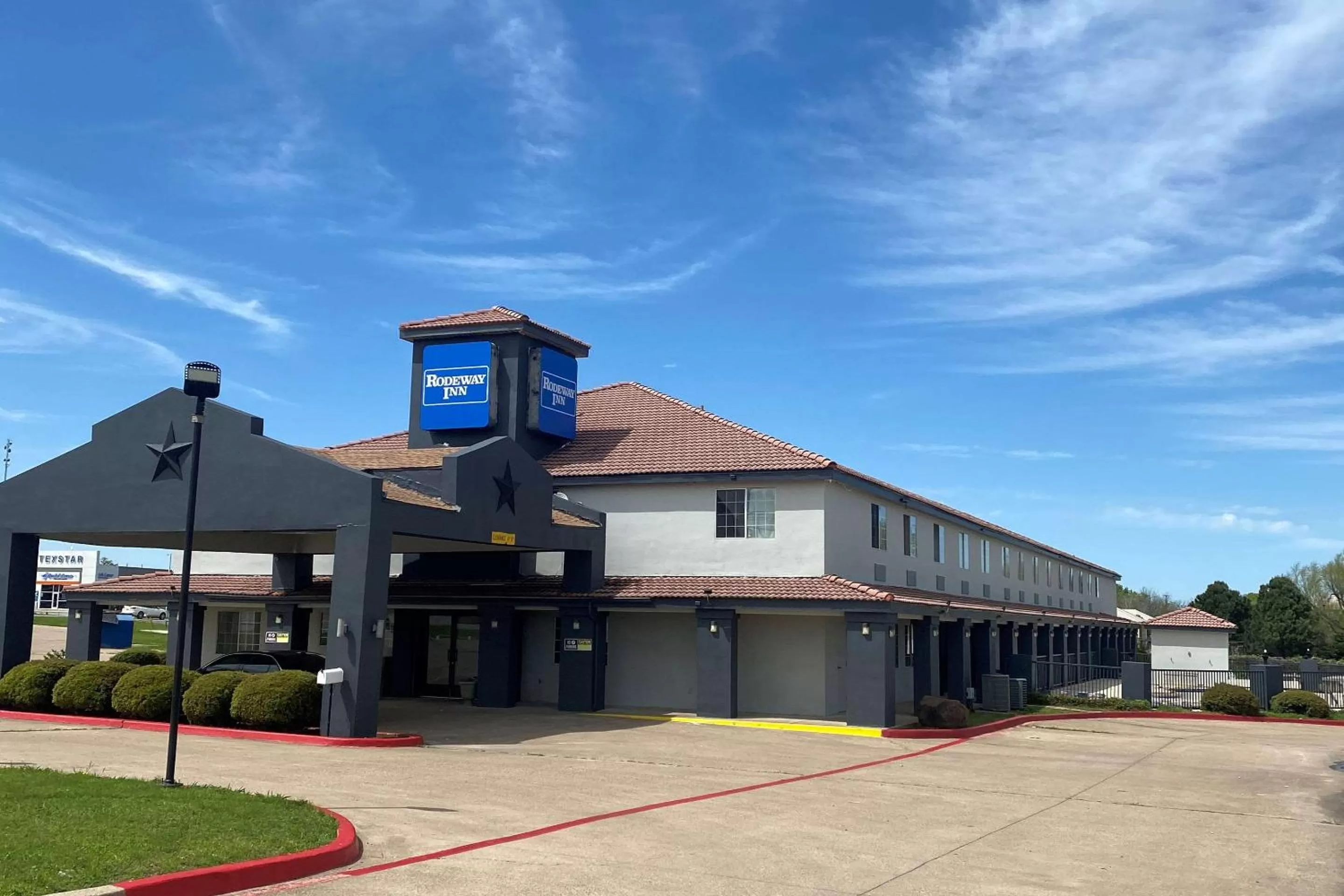 Property building in Rodeway Inn