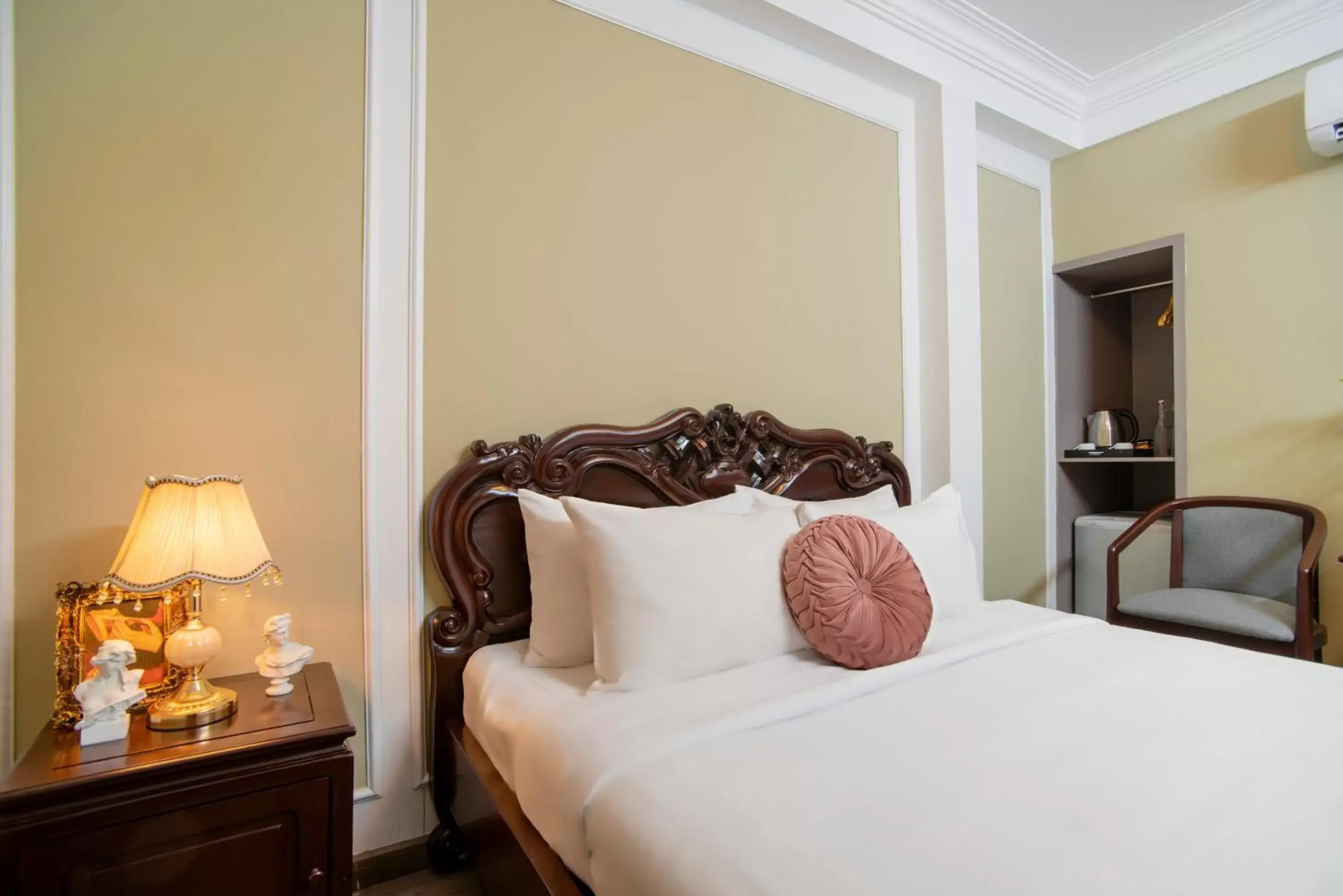 Bed in SAZI BEN THANH Hotel HCM Bed in SAZI BEN THANH Hotel HCM