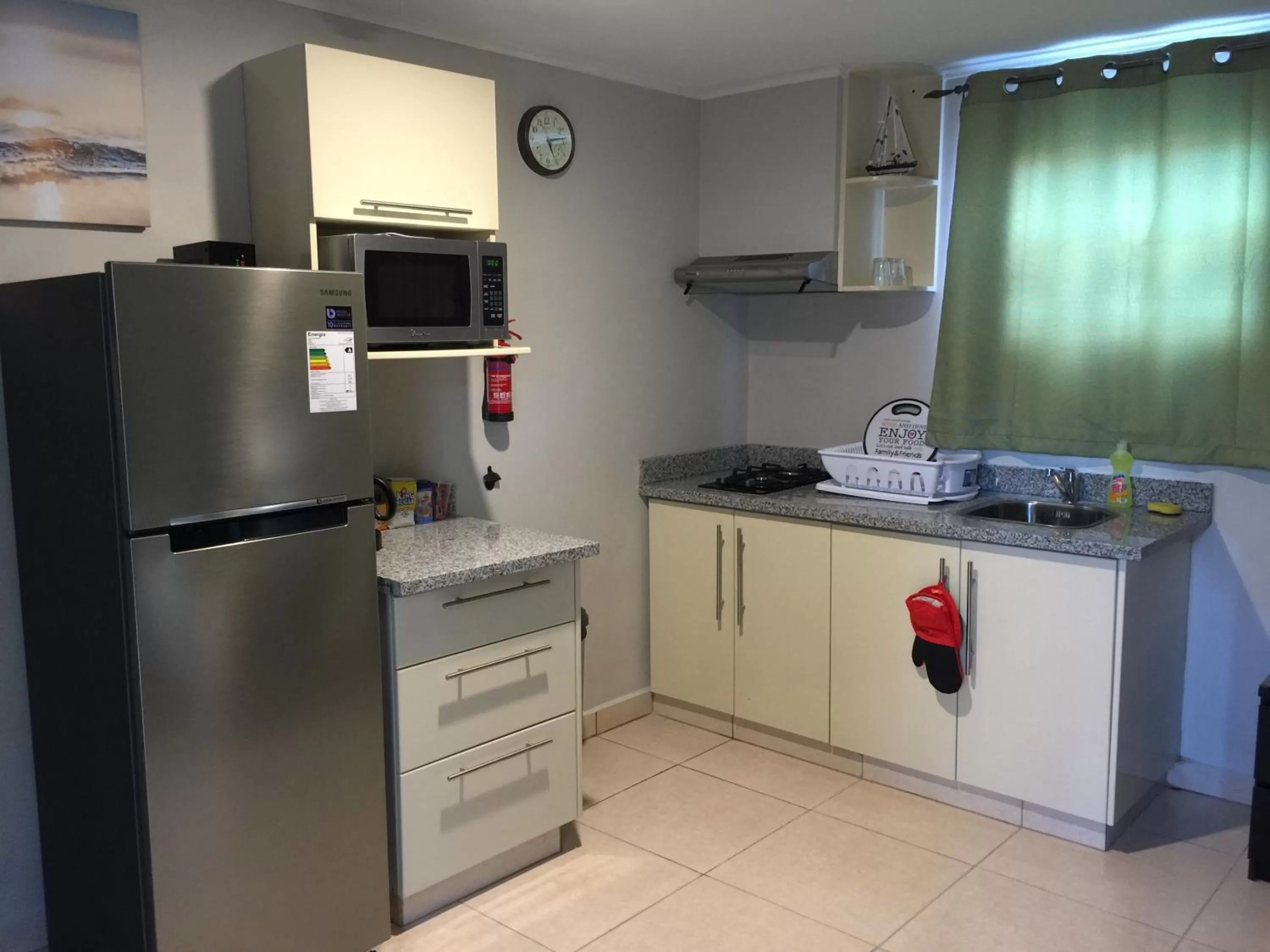 Coffee/tea facilities in The Pier Beach Inn & Suites