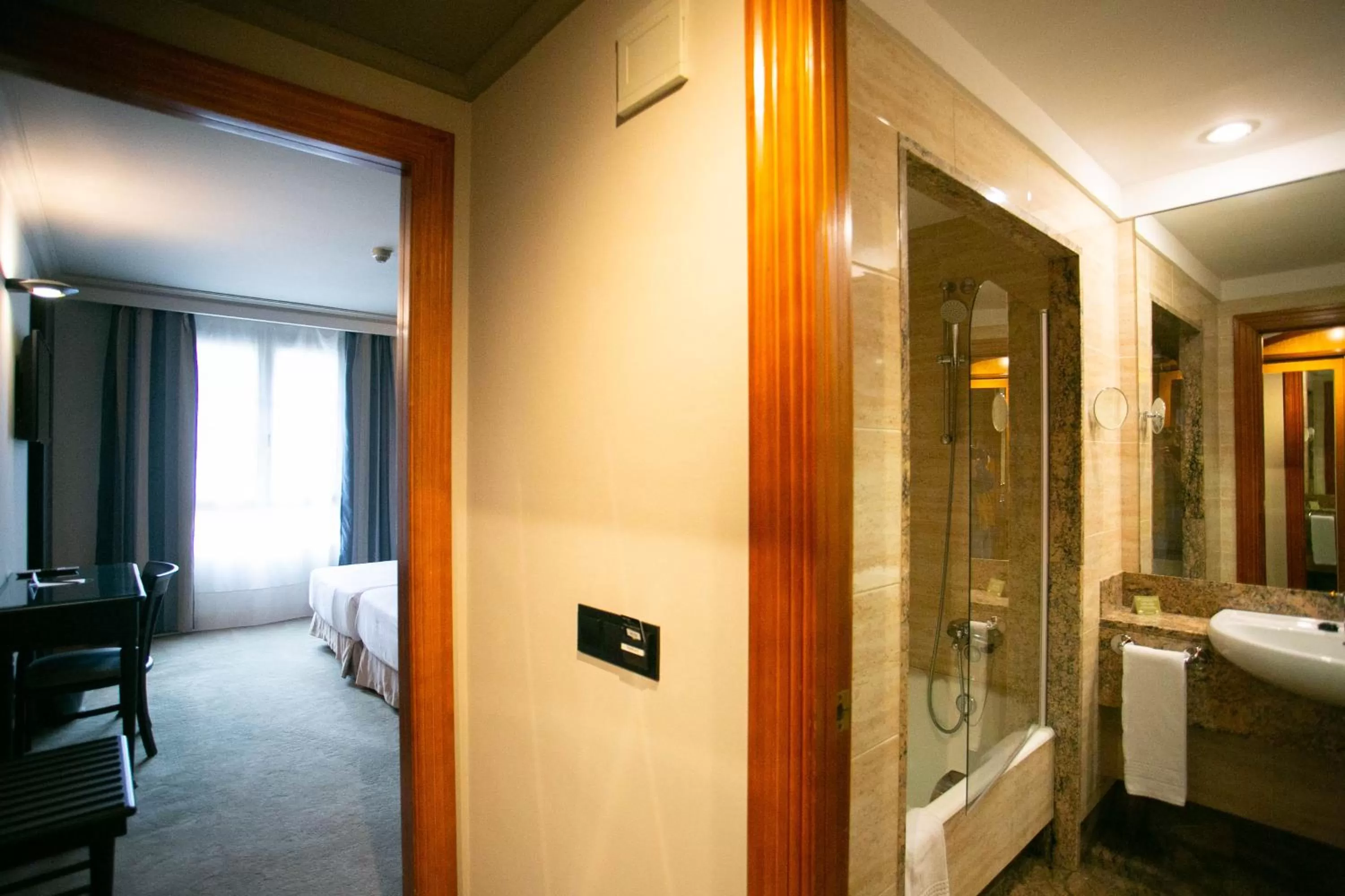 Photo of the whole room, Bed in Hotel Sercotel Ciudad de Oviedo