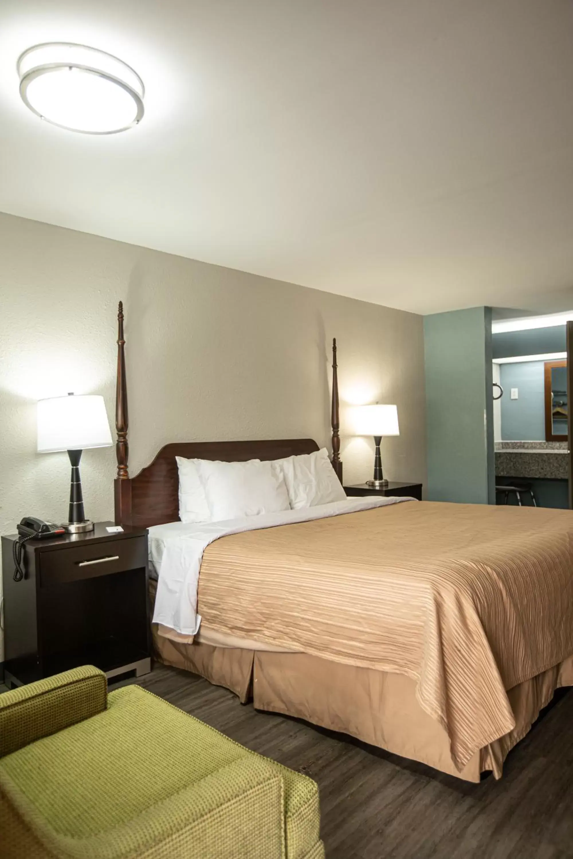 Photo of the whole room, Bed in Knights Inn Mount Airy Photo of the whole room, Bed in Knights Inn Mount Airy