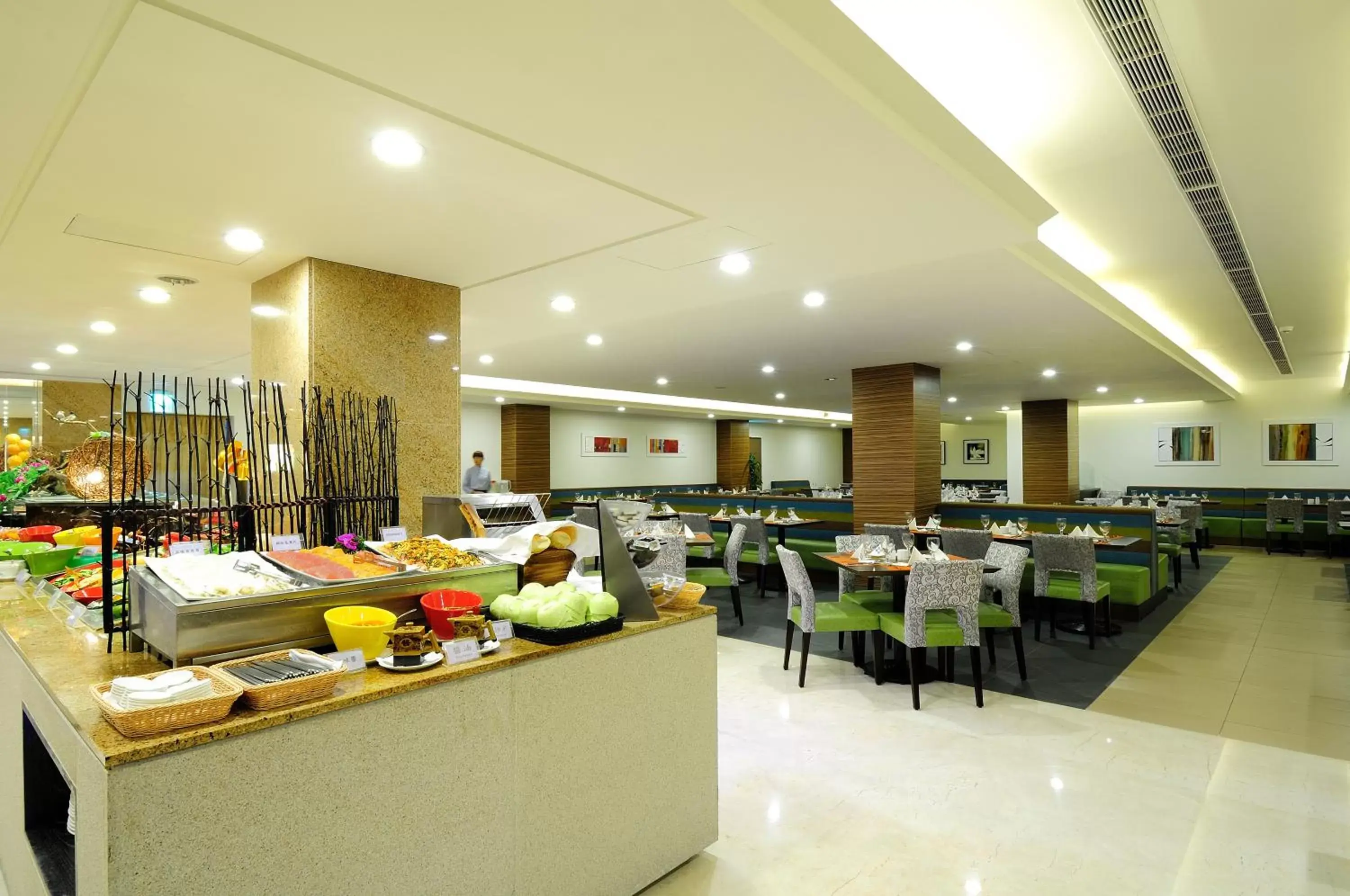 Restaurant/Places to Eat in Hoya Resort Hotel