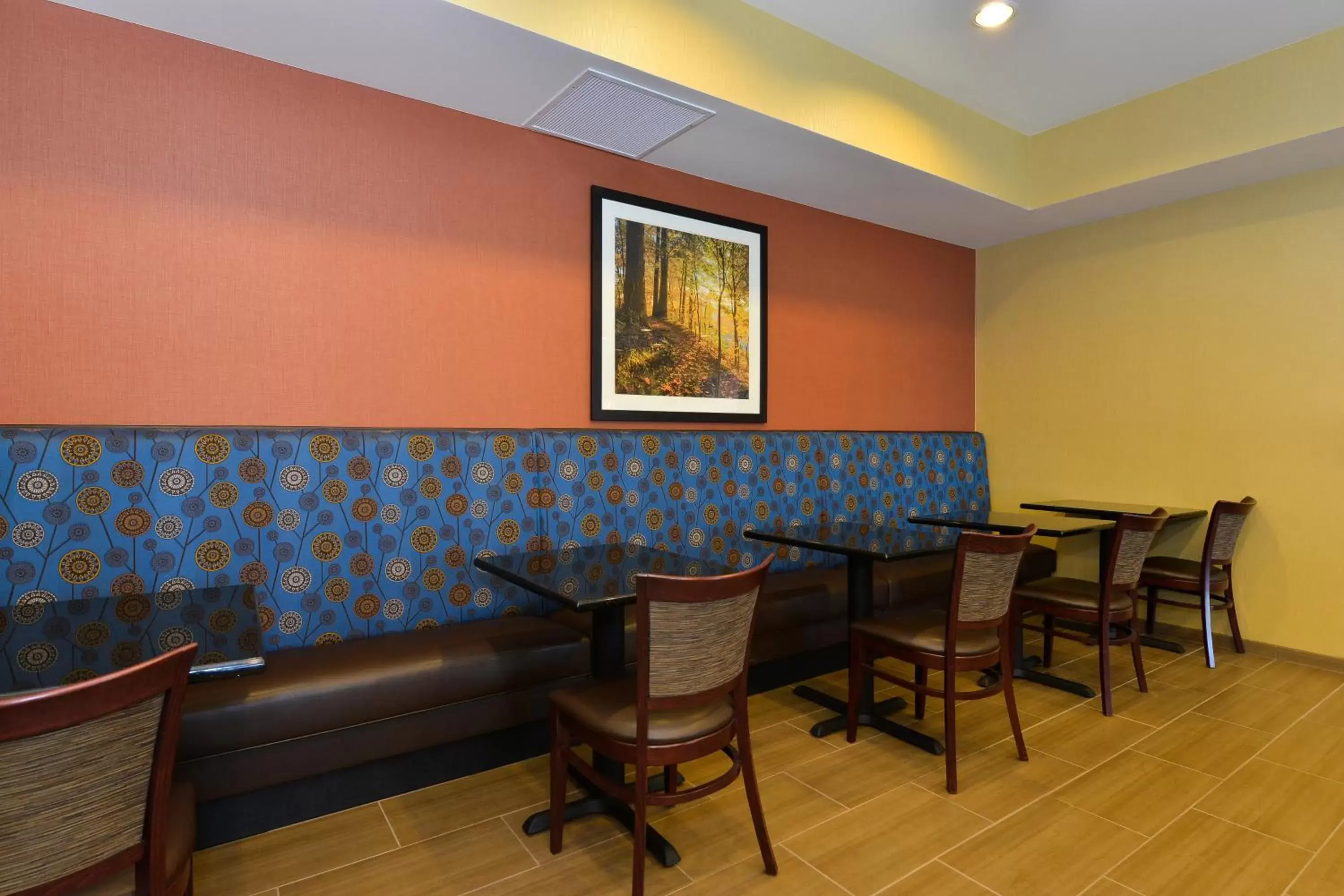 Restaurant/Places to Eat in Comfort Inn Saint Clairsville