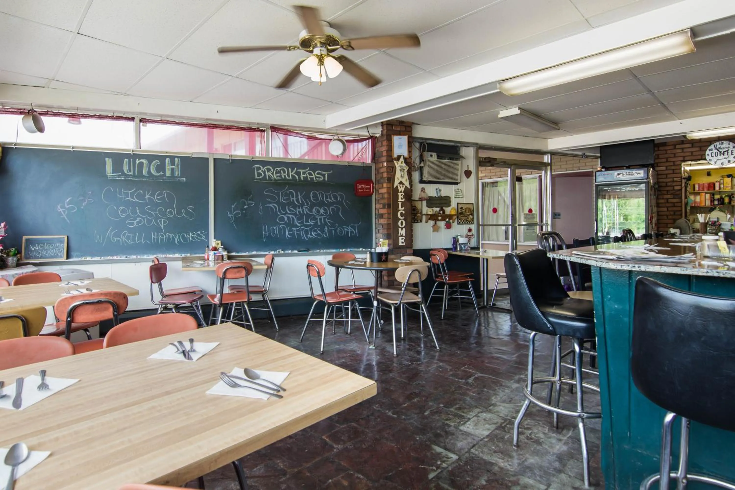 Restaurant/places to eat in Knights Inn Amsterdam