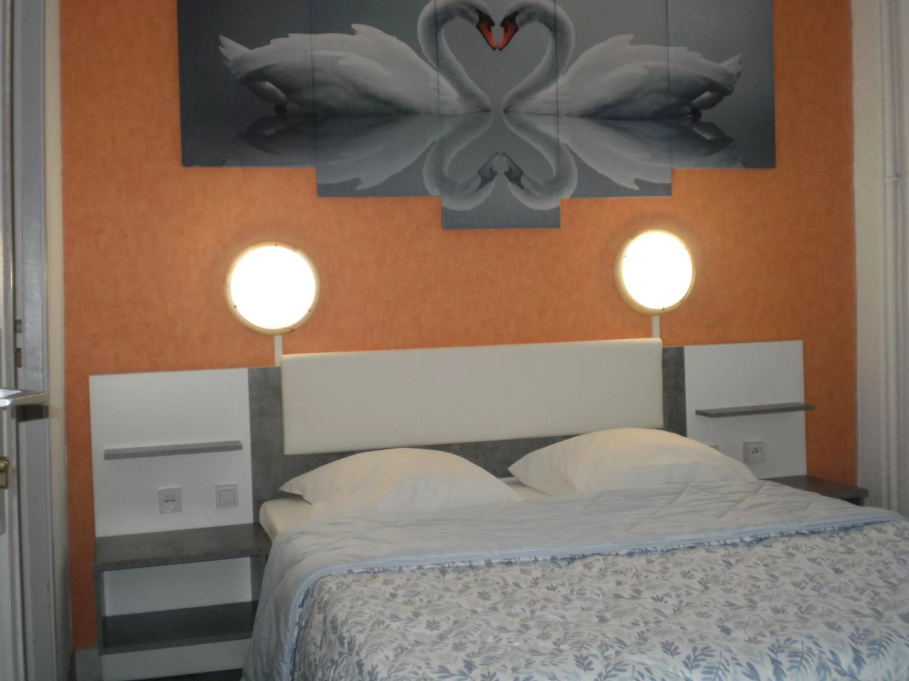 Bedroom, Bed in Hotel De La Gare