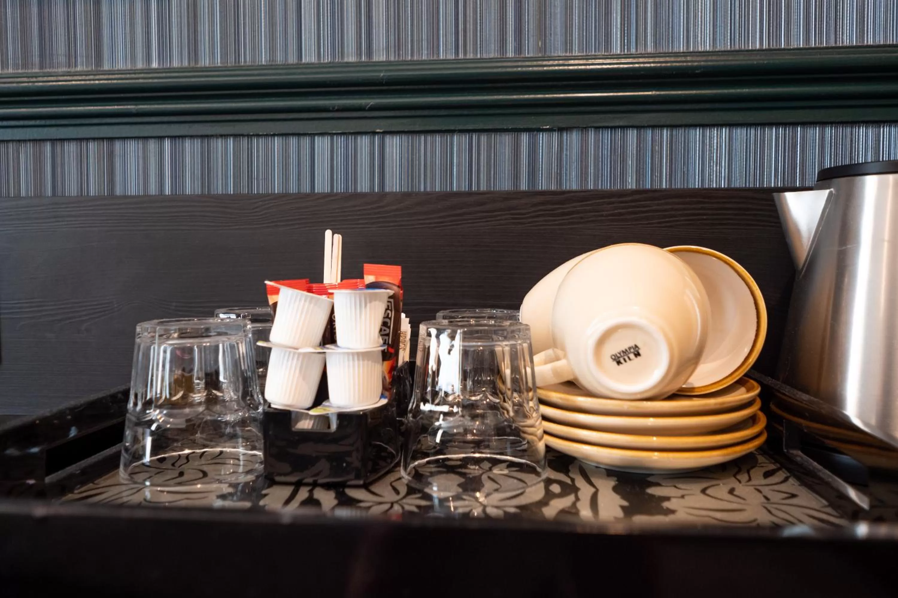 Coffee/tea facilities in Hyde Park Green