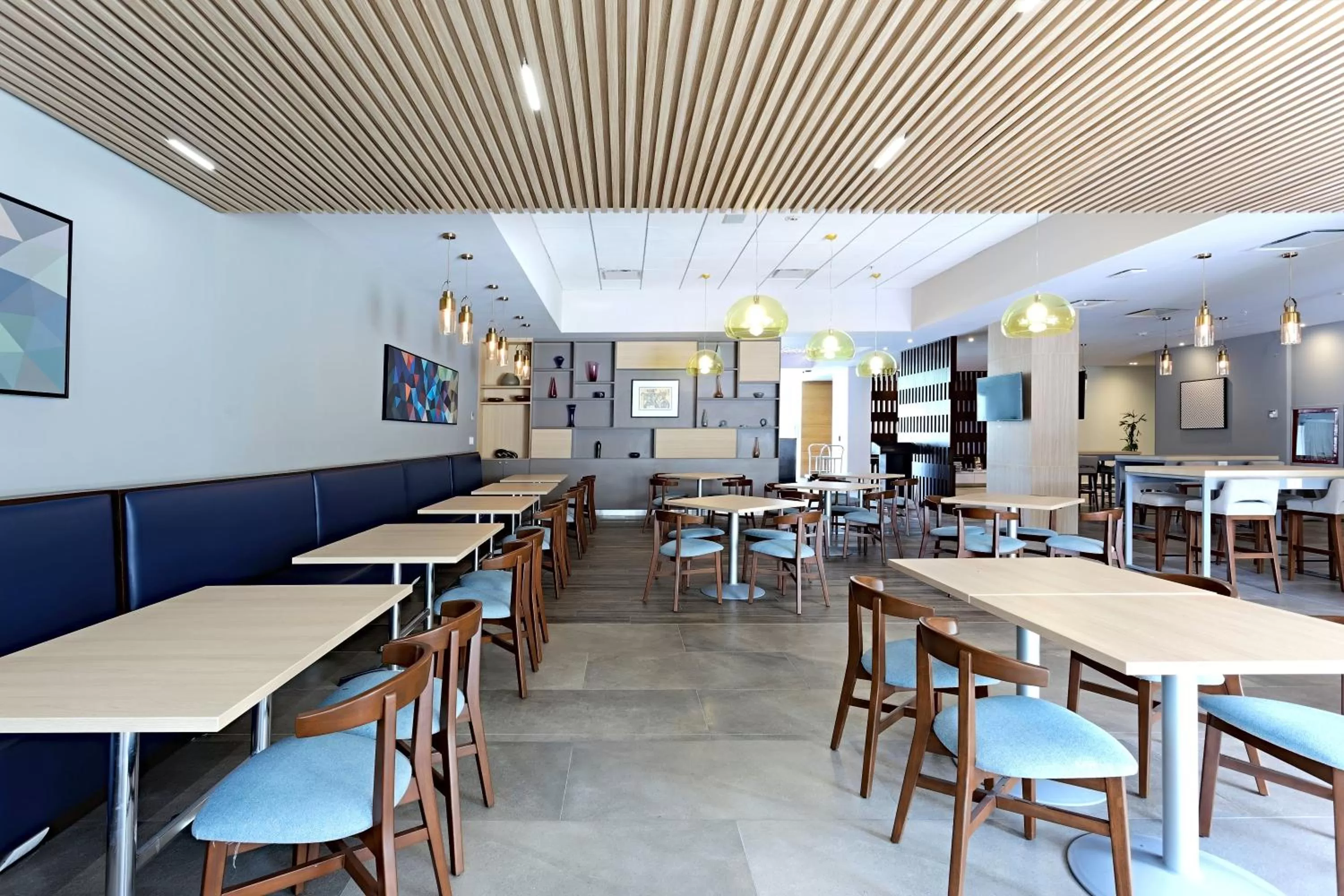 Restaurant/places to eat in Holiday Inn Express Villahermosa by IHG