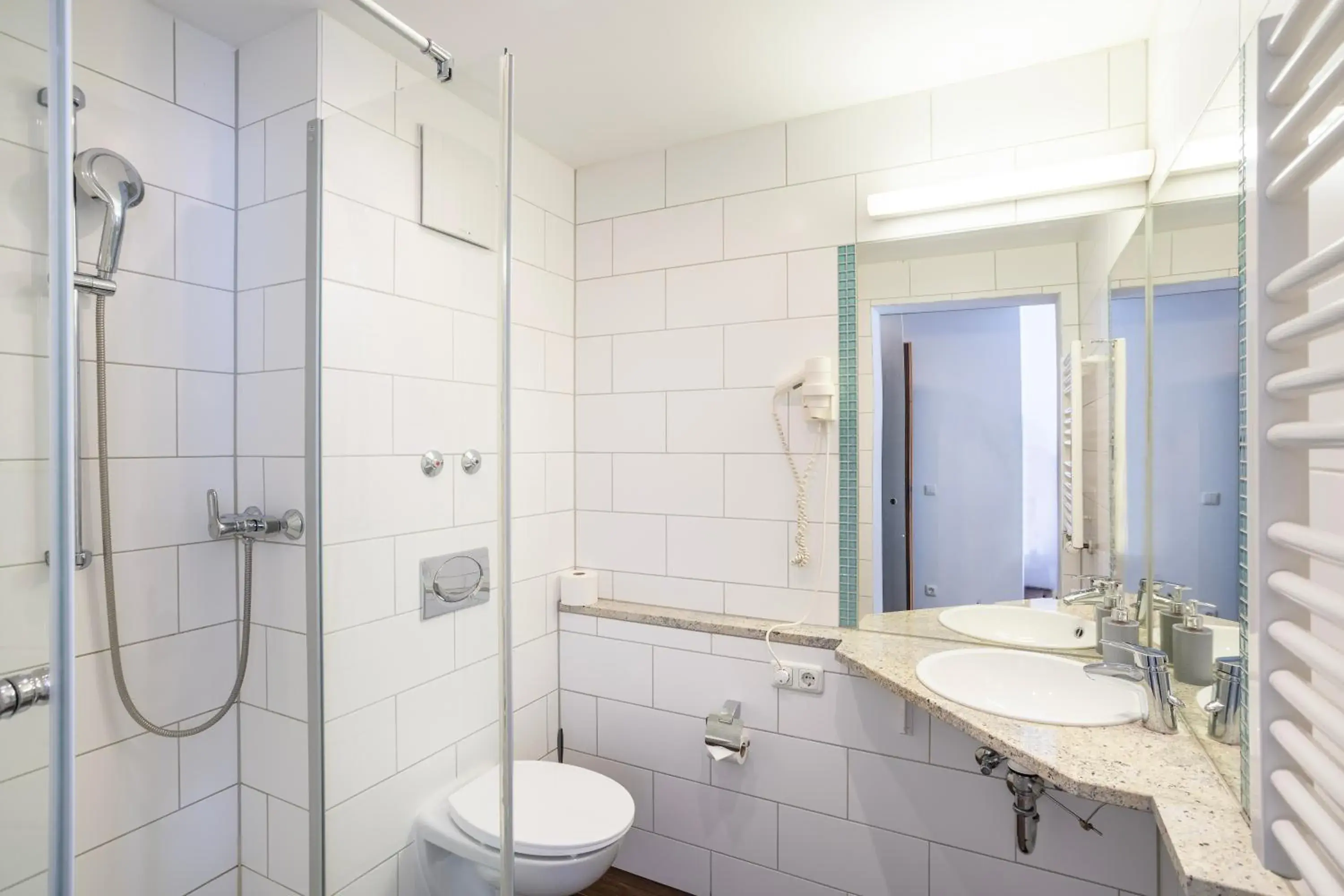 Shower, Bathroom in Jaeger´s Munich (Hotel/Hostel)