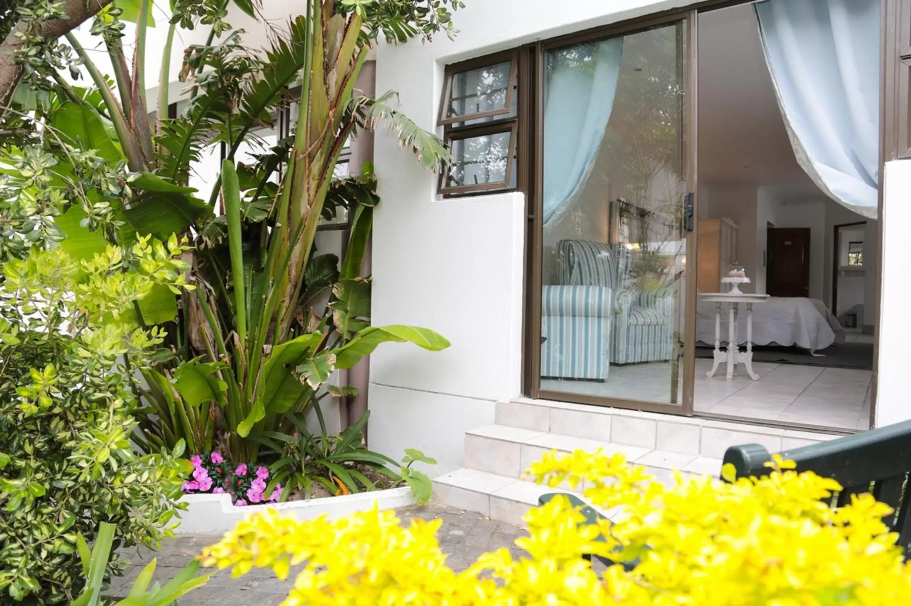 Balcony/Terrace, Property Building in Misty Waves Boutique Hotel