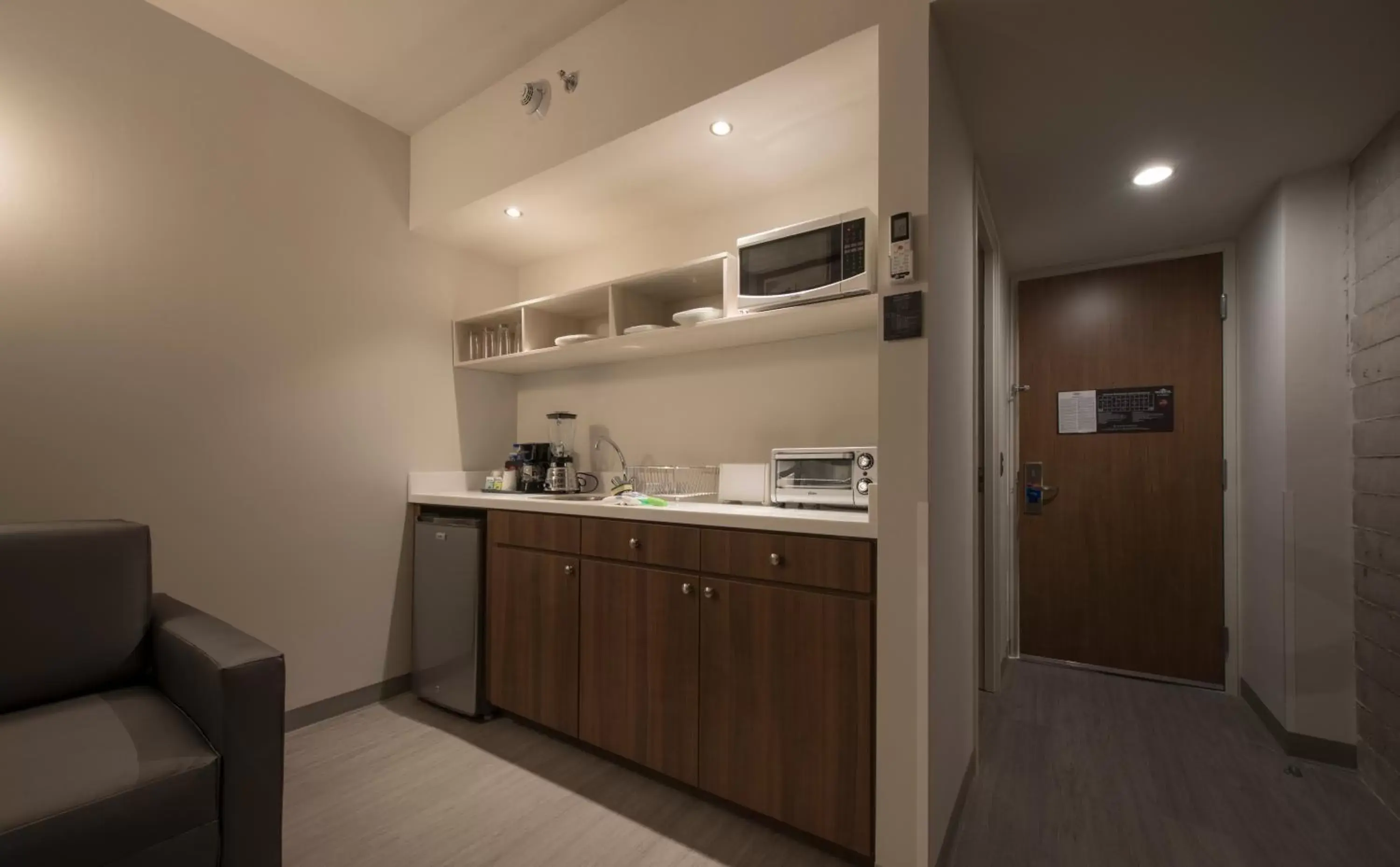 Kitchen or kitchenette, Kitchen/Kitchenette in Microtel Inn & Suites by Wyndham Guadalajara Sur